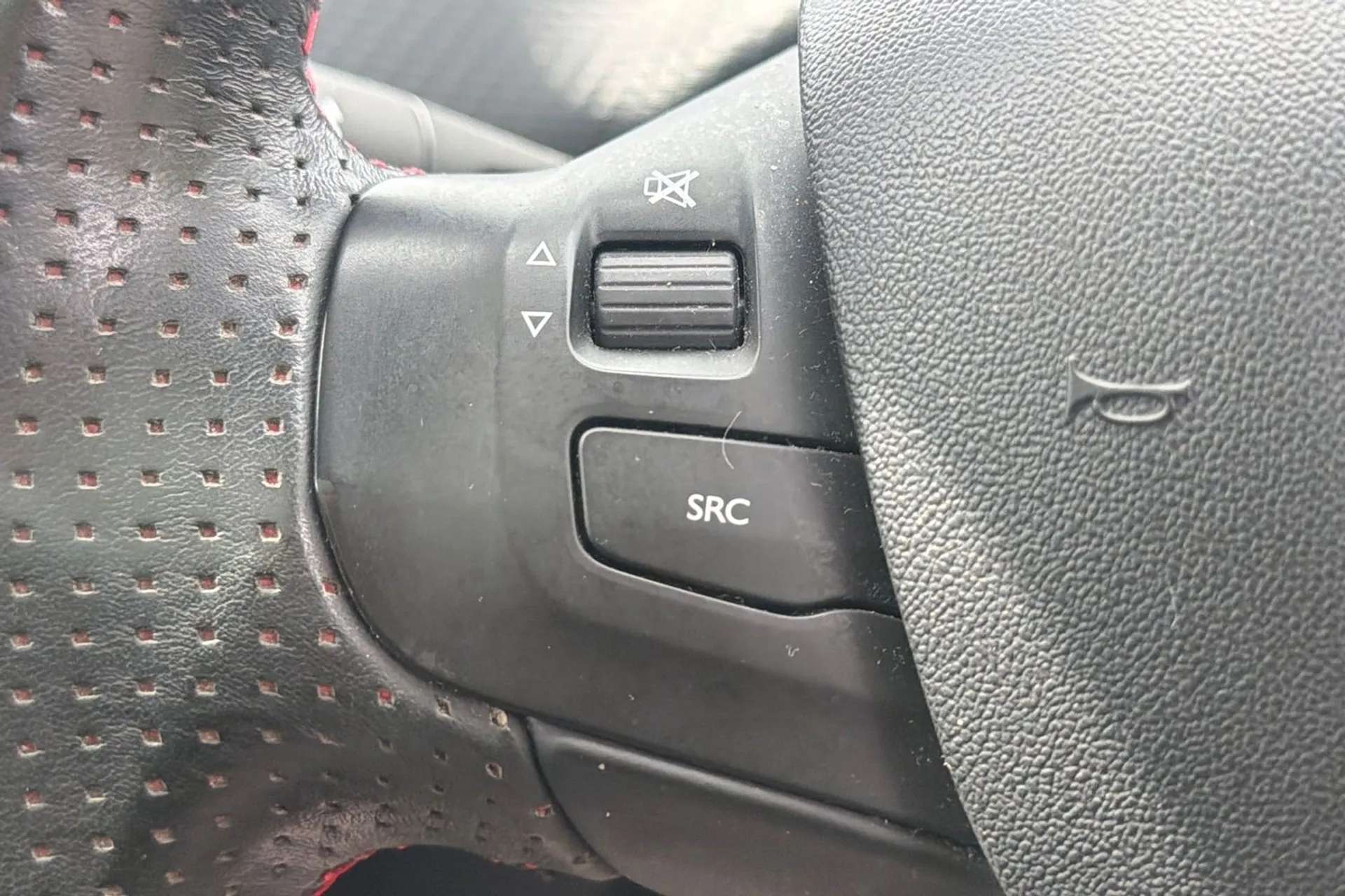 2017 PEUGEOT 2008 2017 PEUGEOT 2008