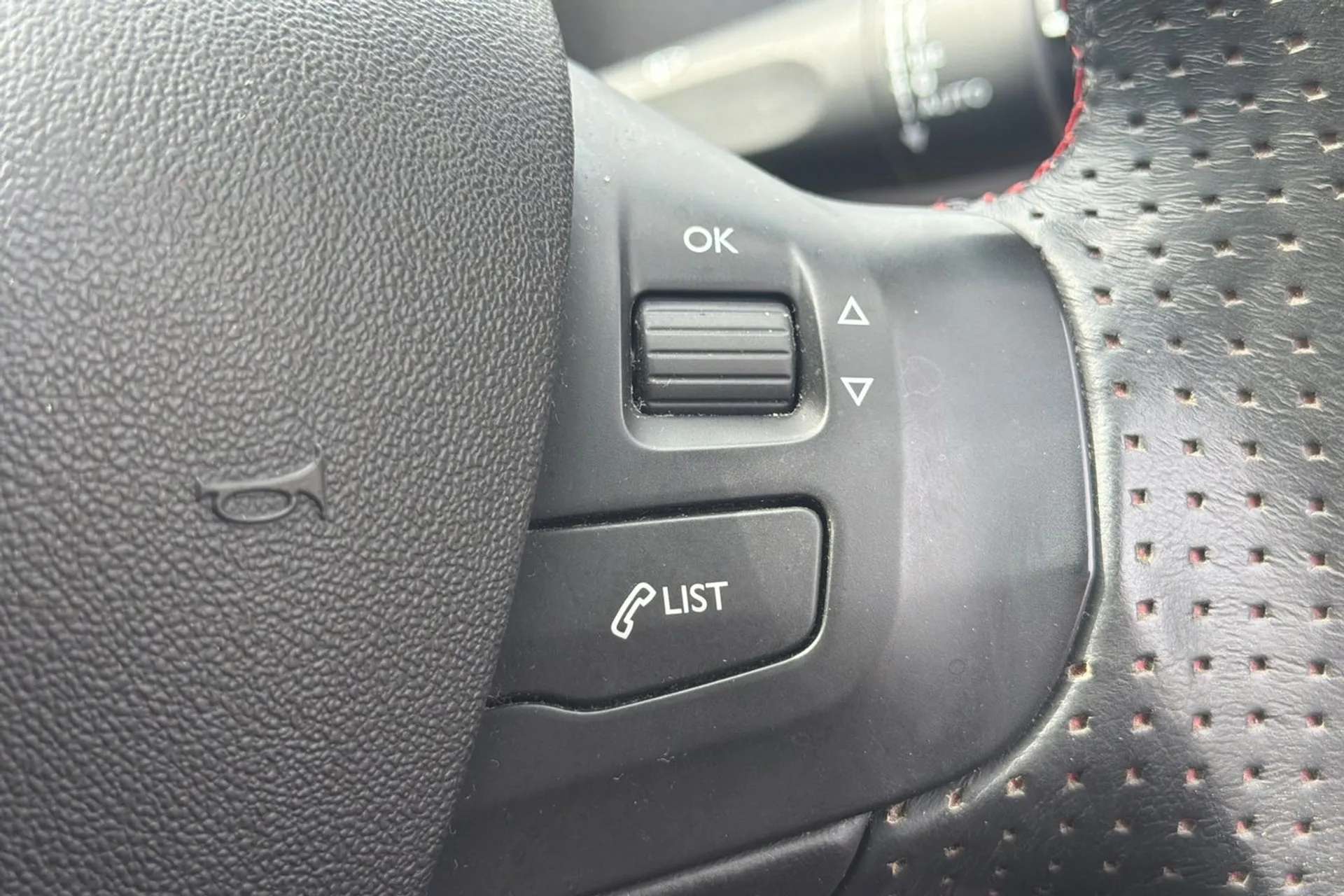 2017 PEUGEOT 2008 2017 PEUGEOT 2008