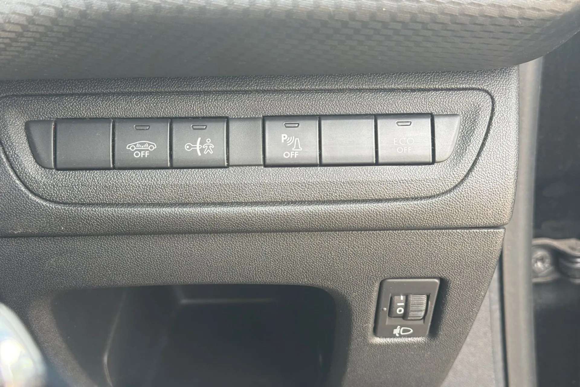 2017 PEUGEOT 2008 2017 PEUGEOT 2008