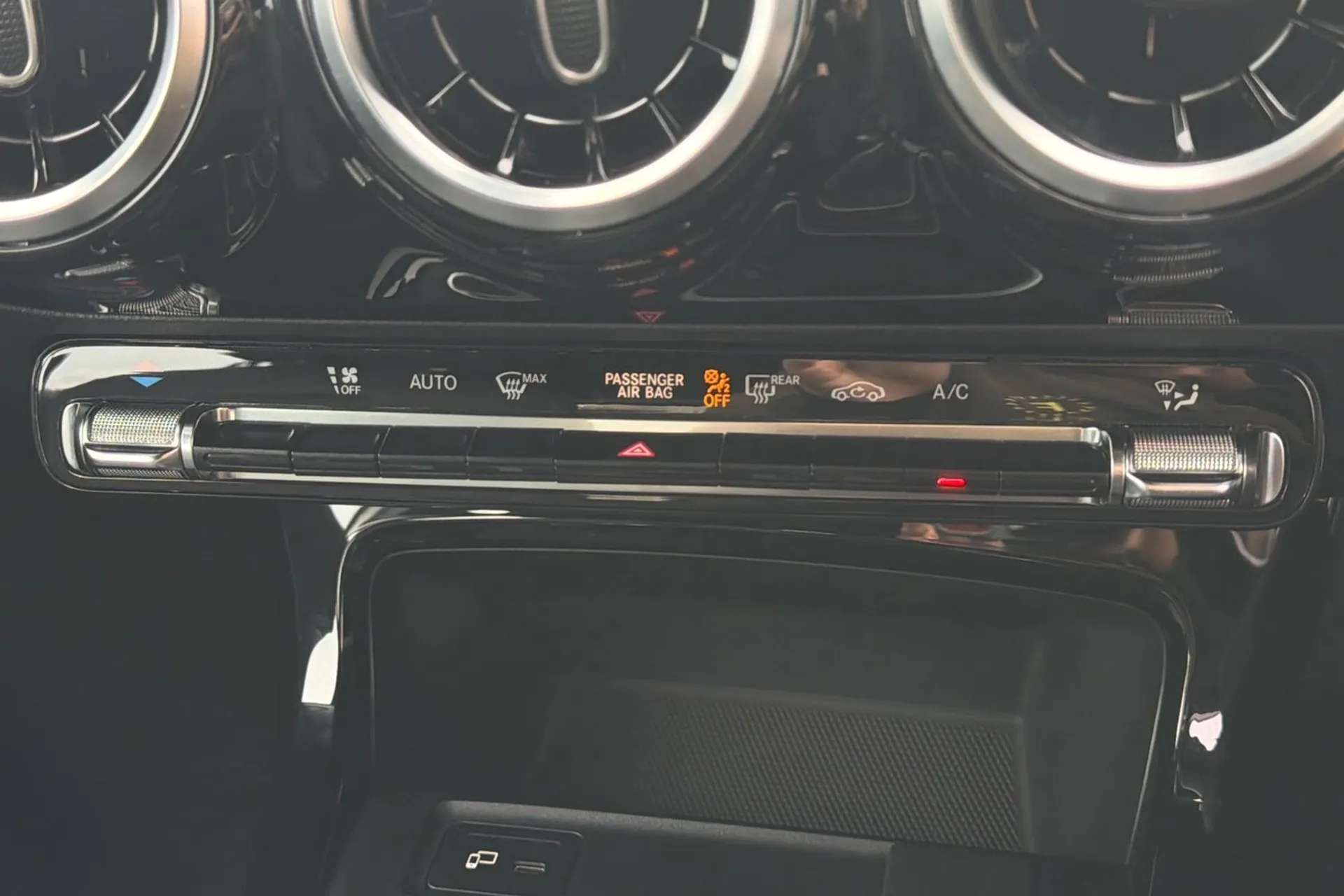2021 MERCEDES-BENZ A CLASS 2021 MERCEDES-BENZ A CLASS