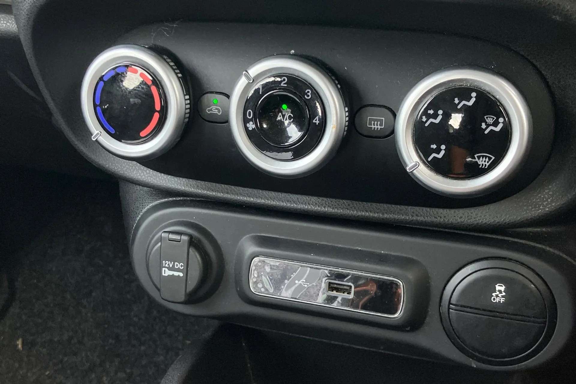 2019 FIAT 500L 2019 FIAT 500L
