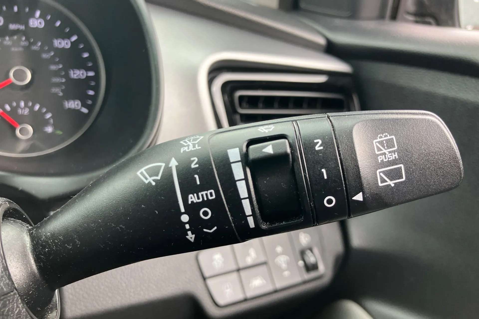 2019 KIA STONIC 2019 KIA STONIC