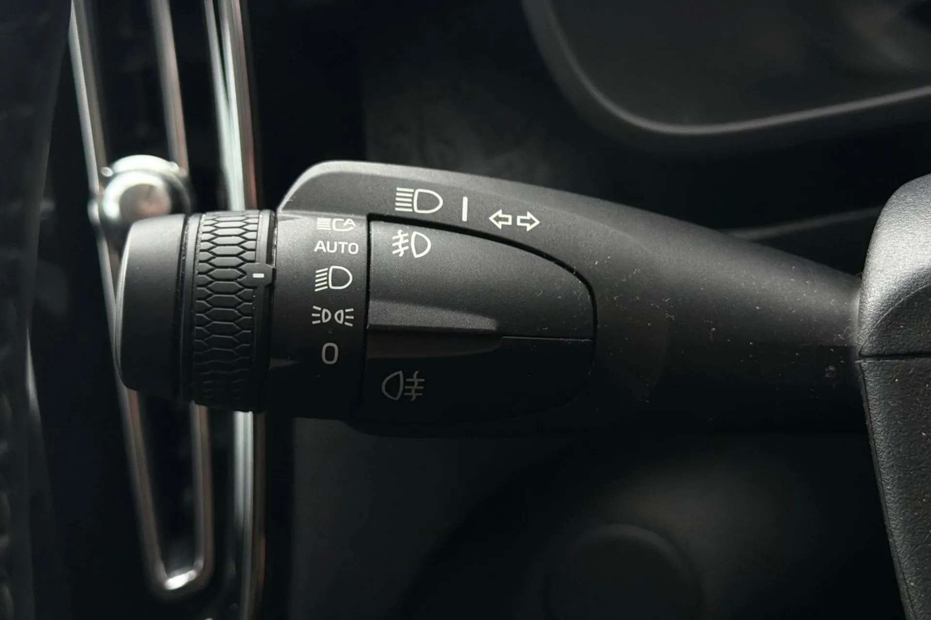 2023 VOLVO C40 2023 VOLVO C40