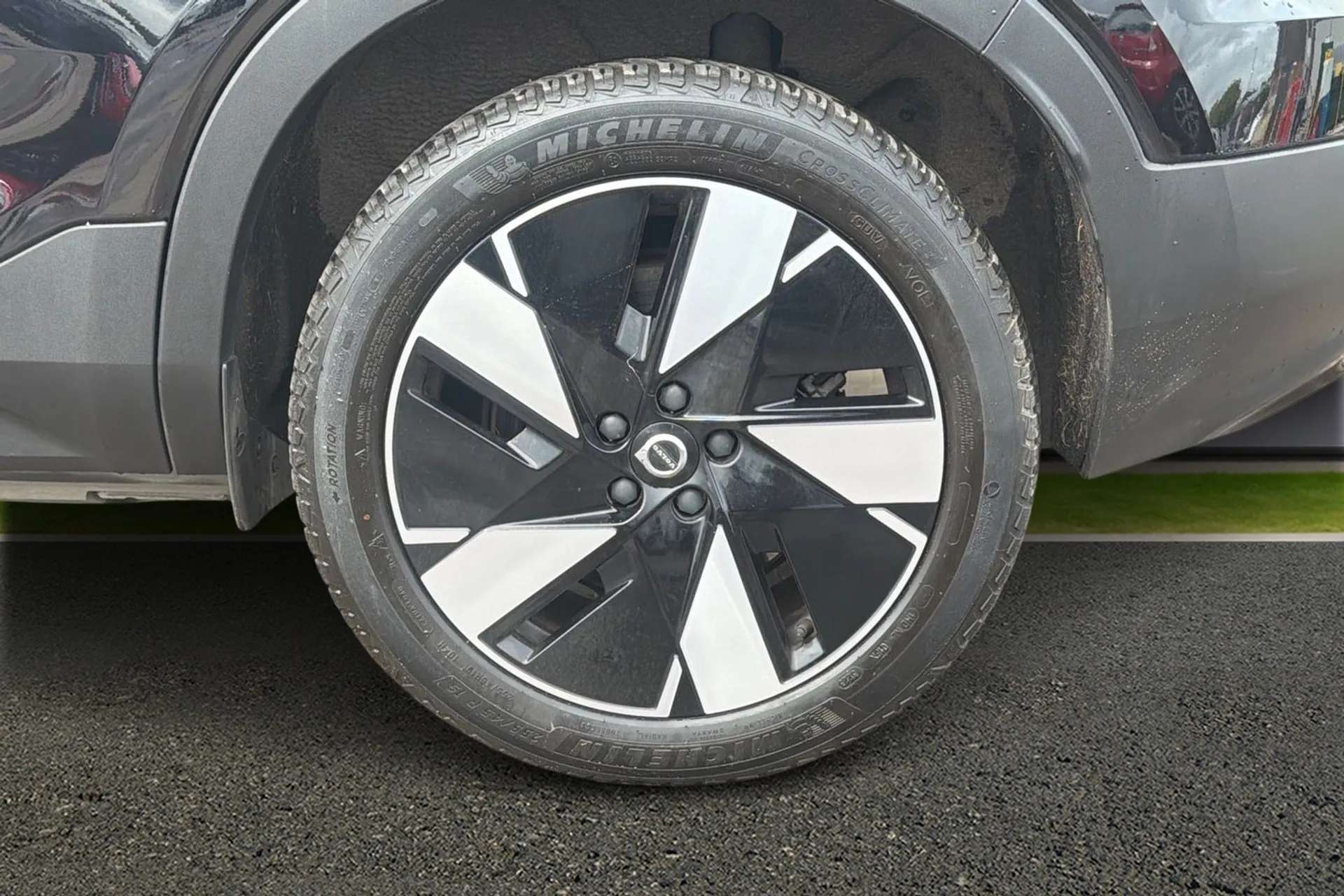 2023 VOLVO C40 2023 VOLVO C40