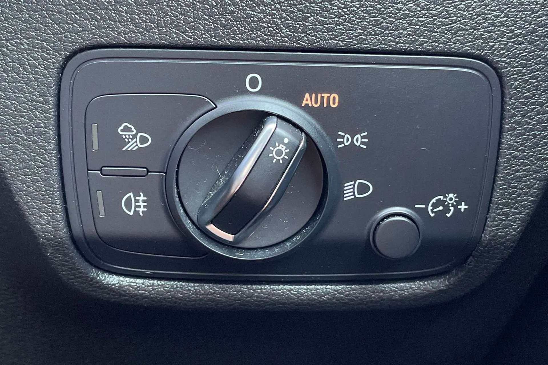 2019 AUDI Q2 2019 AUDI Q2