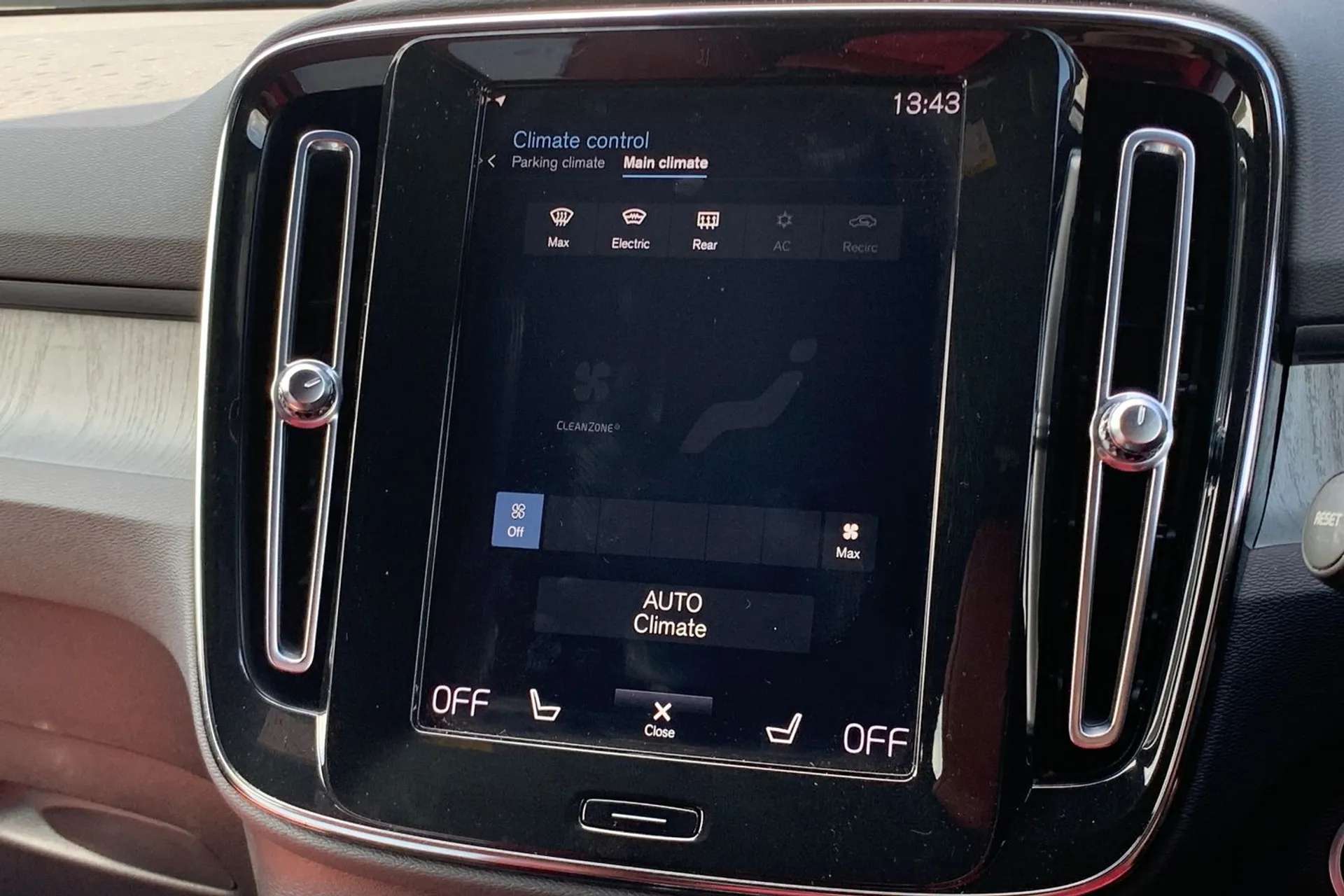 2021 VOLVO XC40 2021 VOLVO XC40