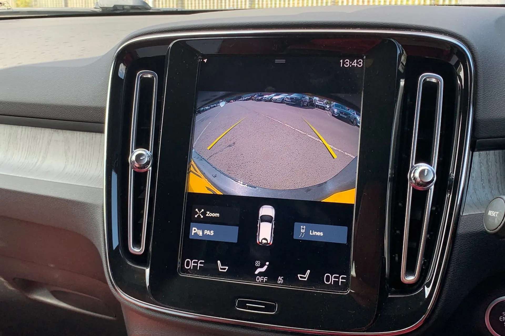 2021 VOLVO XC40 2021 VOLVO XC40