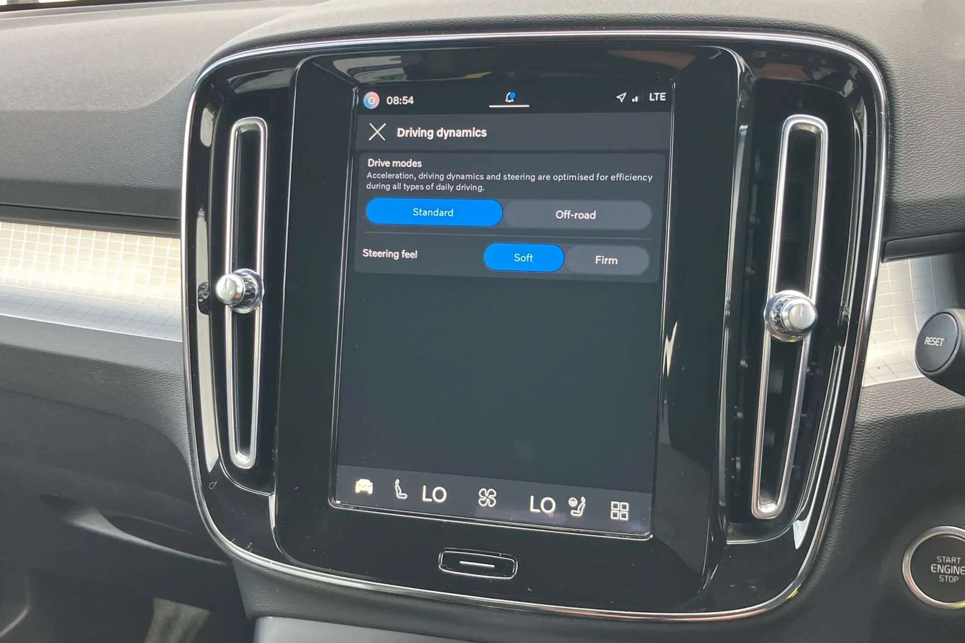 2022 VOLVO XC40 2022 VOLVO XC40