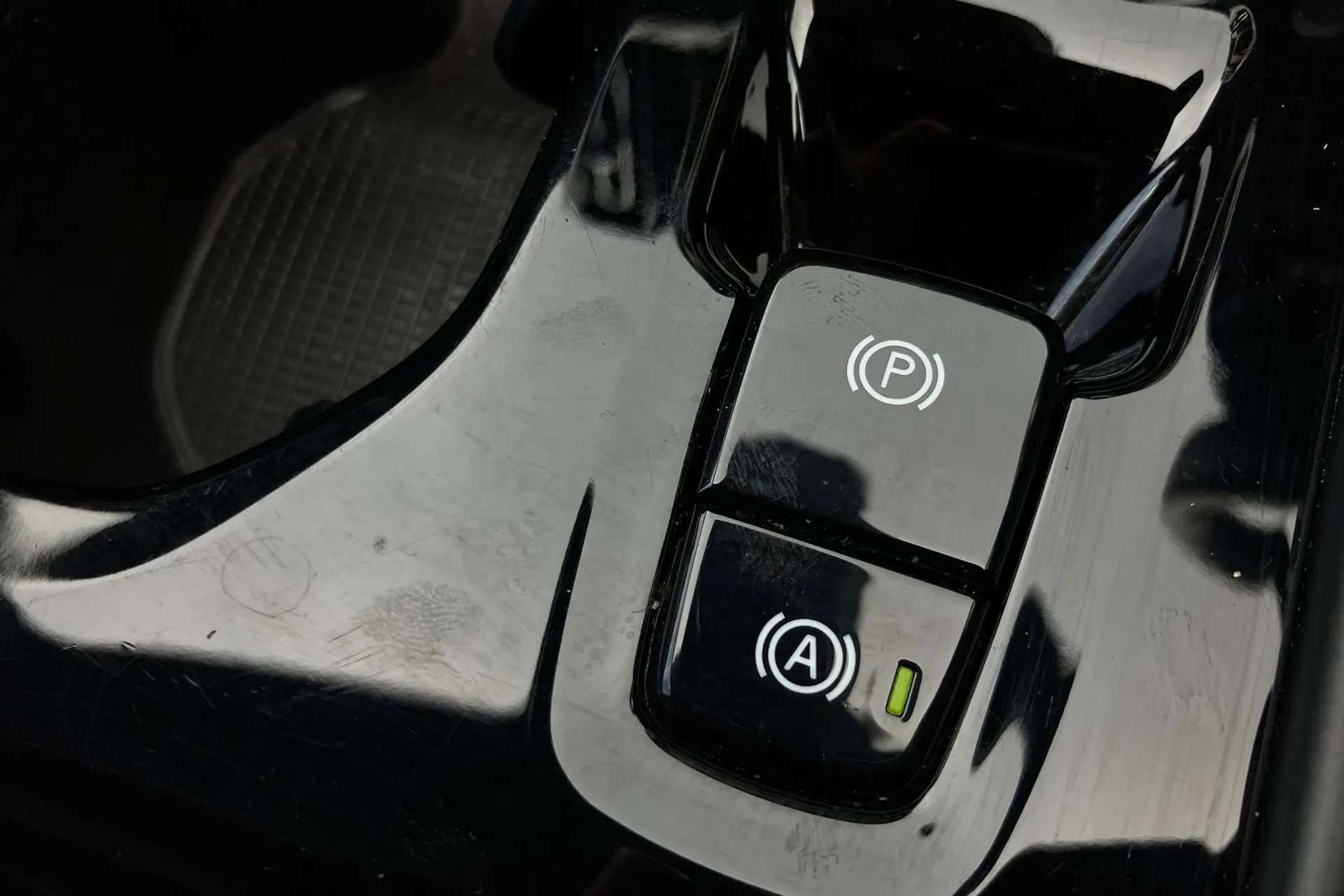 2022 VOLVO XC40 2022 VOLVO XC40