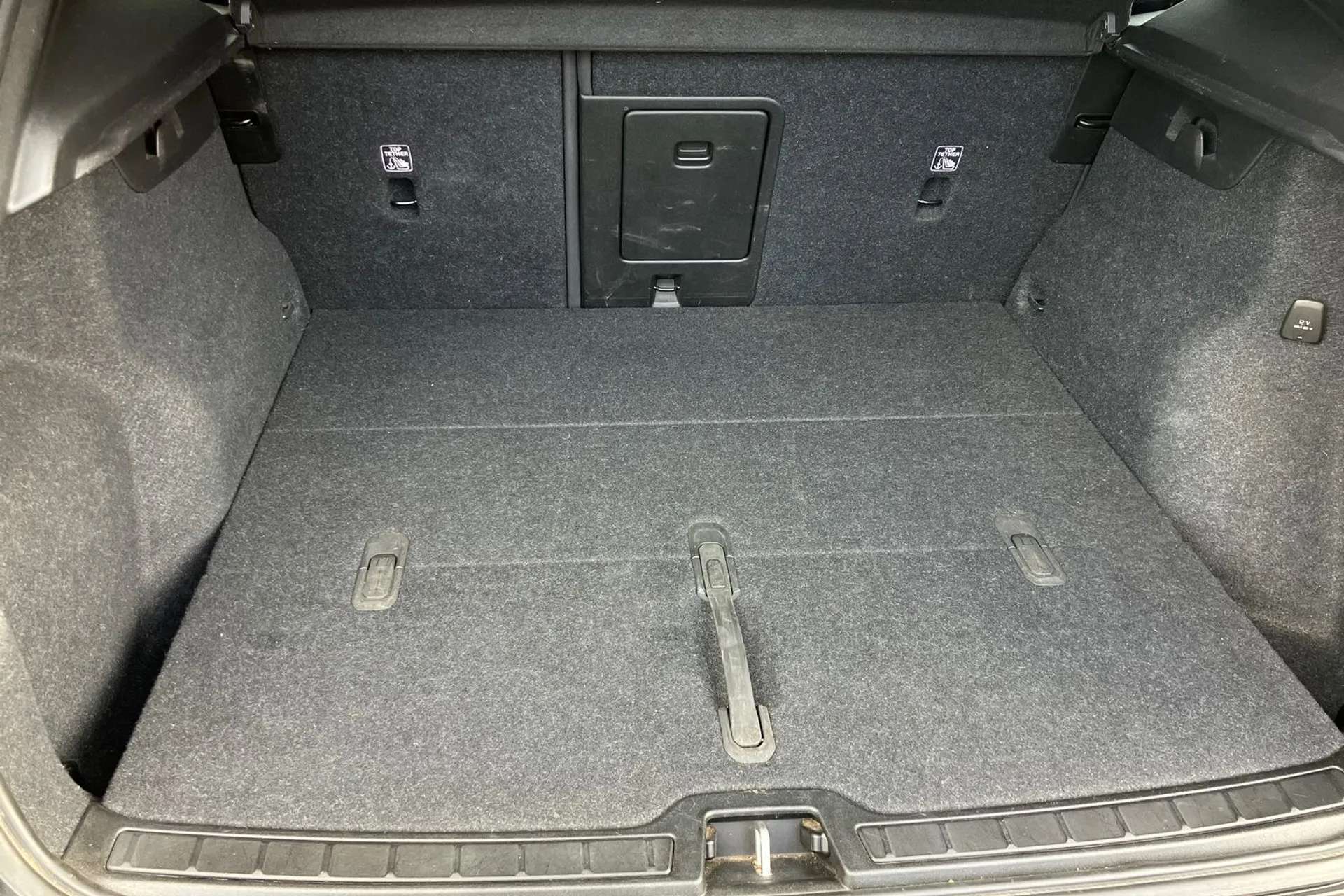 2022 VOLVO XC40 2022 VOLVO XC40