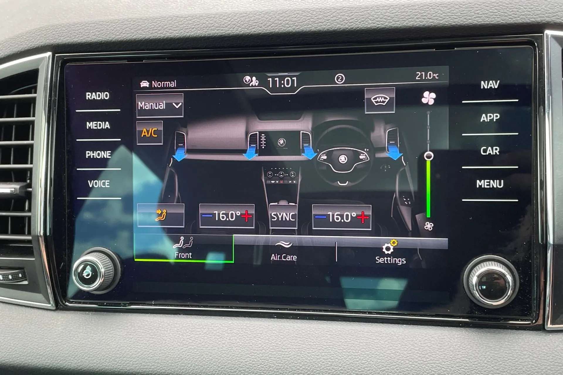 2022 SKODA KAROQ 2022 SKODA KAROQ