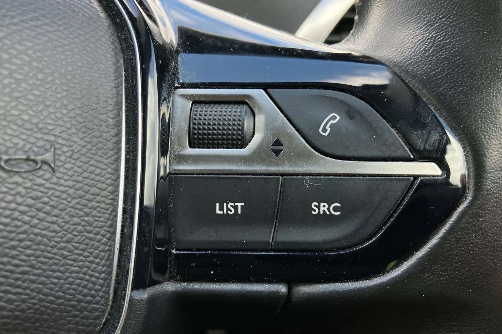 2021 PEUGEOT 5008 2021 PEUGEOT 5008