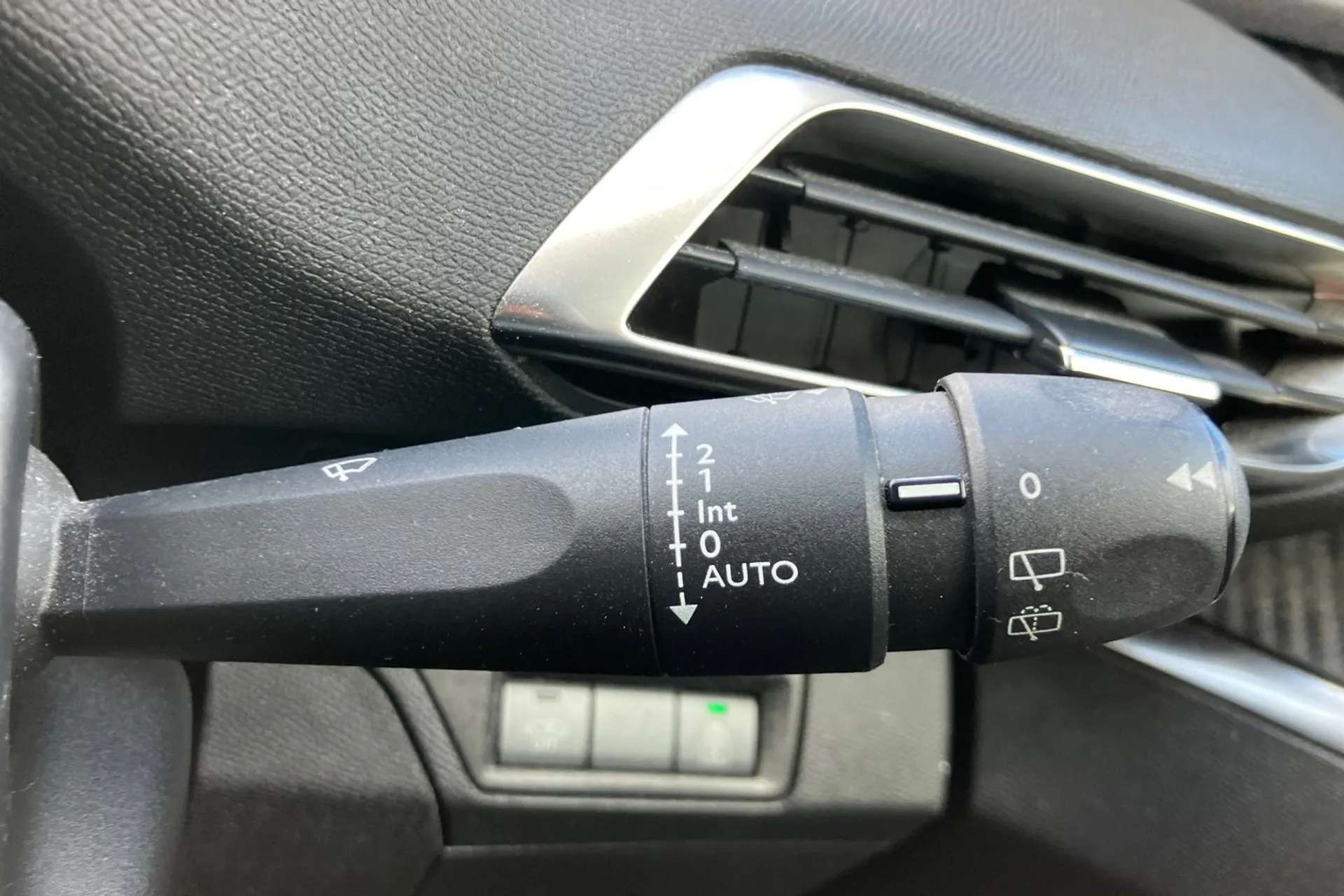 2021 PEUGEOT 5008 2021 PEUGEOT 5008