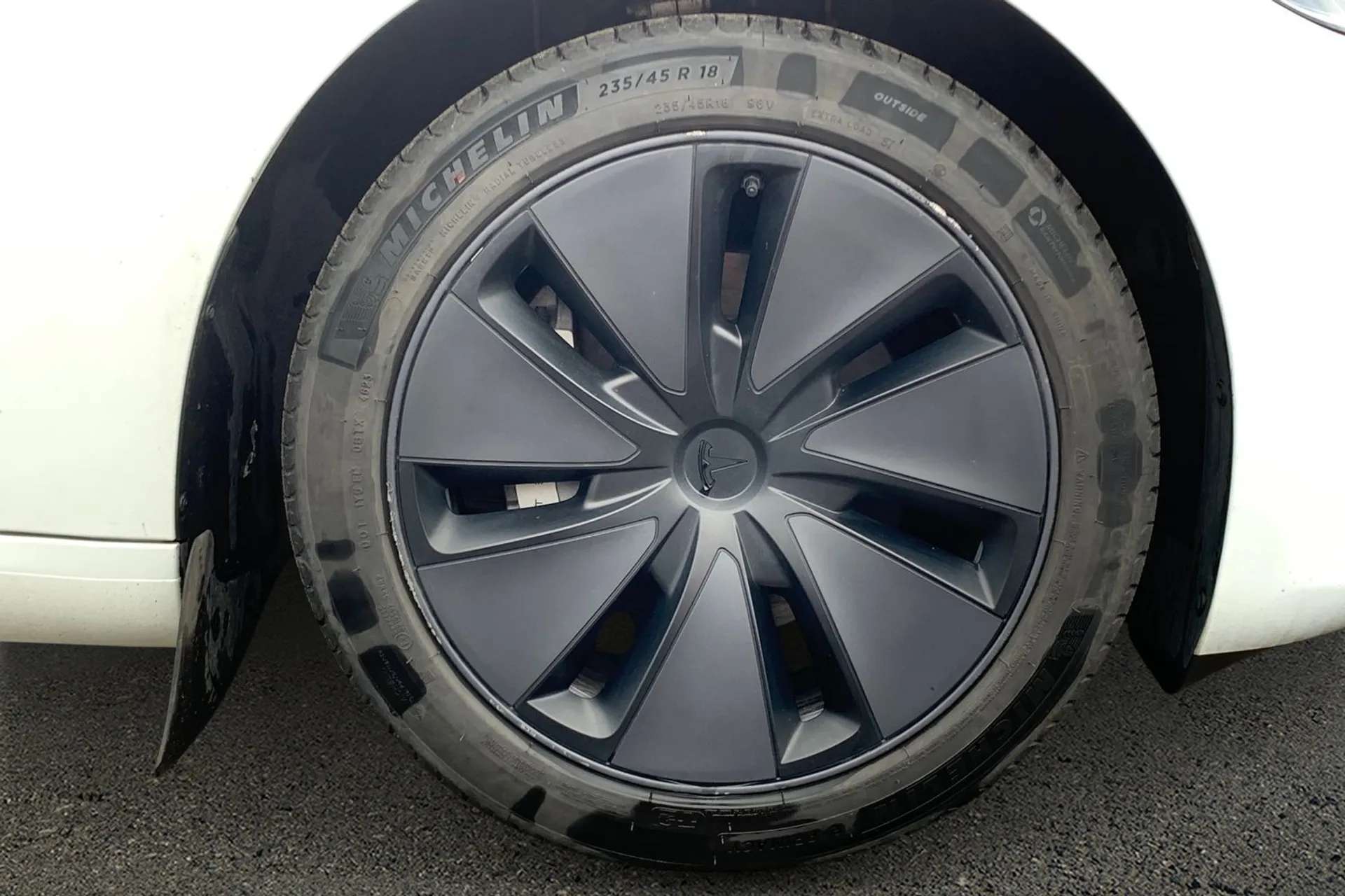 2024 TESLA MODEL 3 2024 TESLA MODEL 3