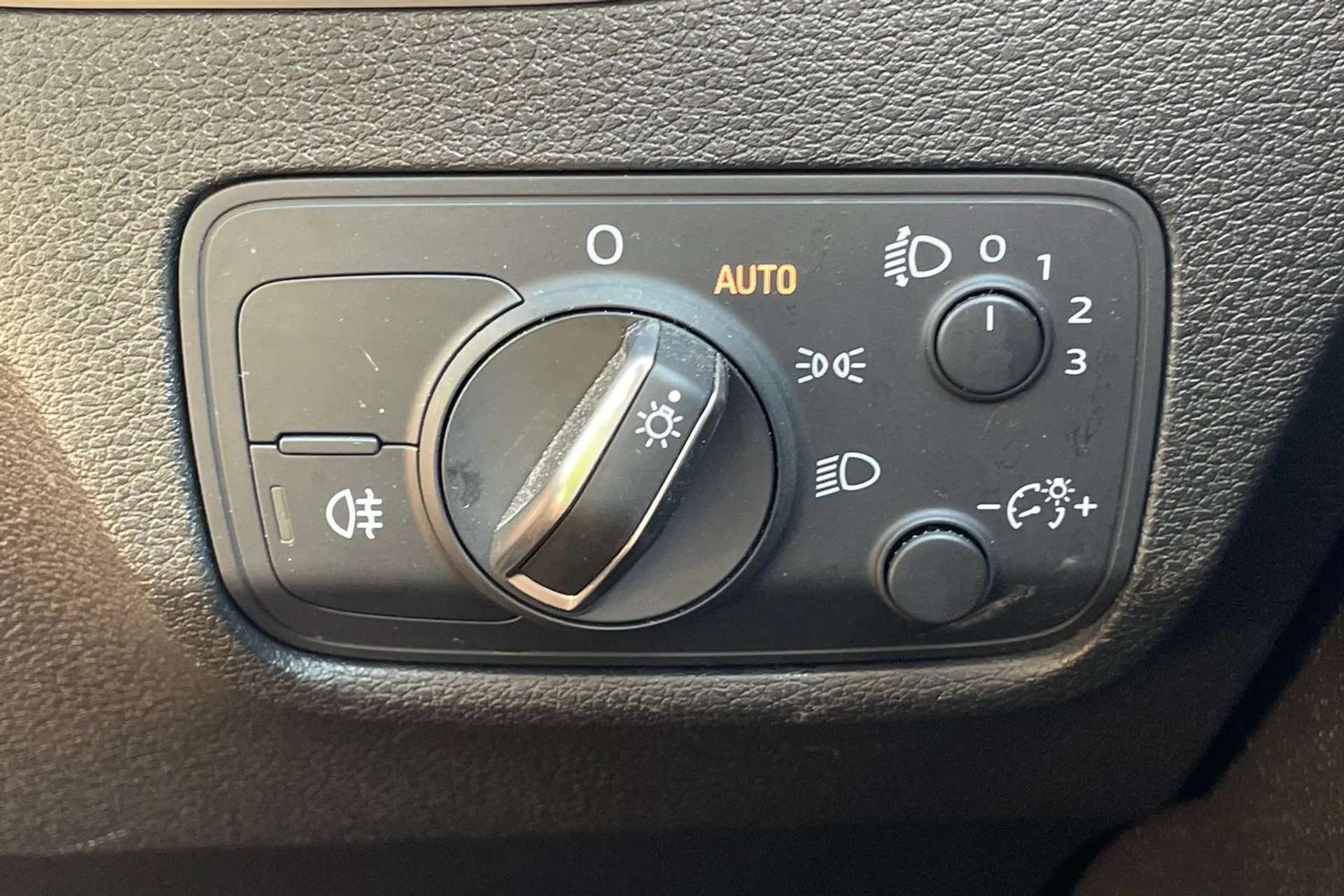 2019 AUDI Q2 2019 AUDI Q2