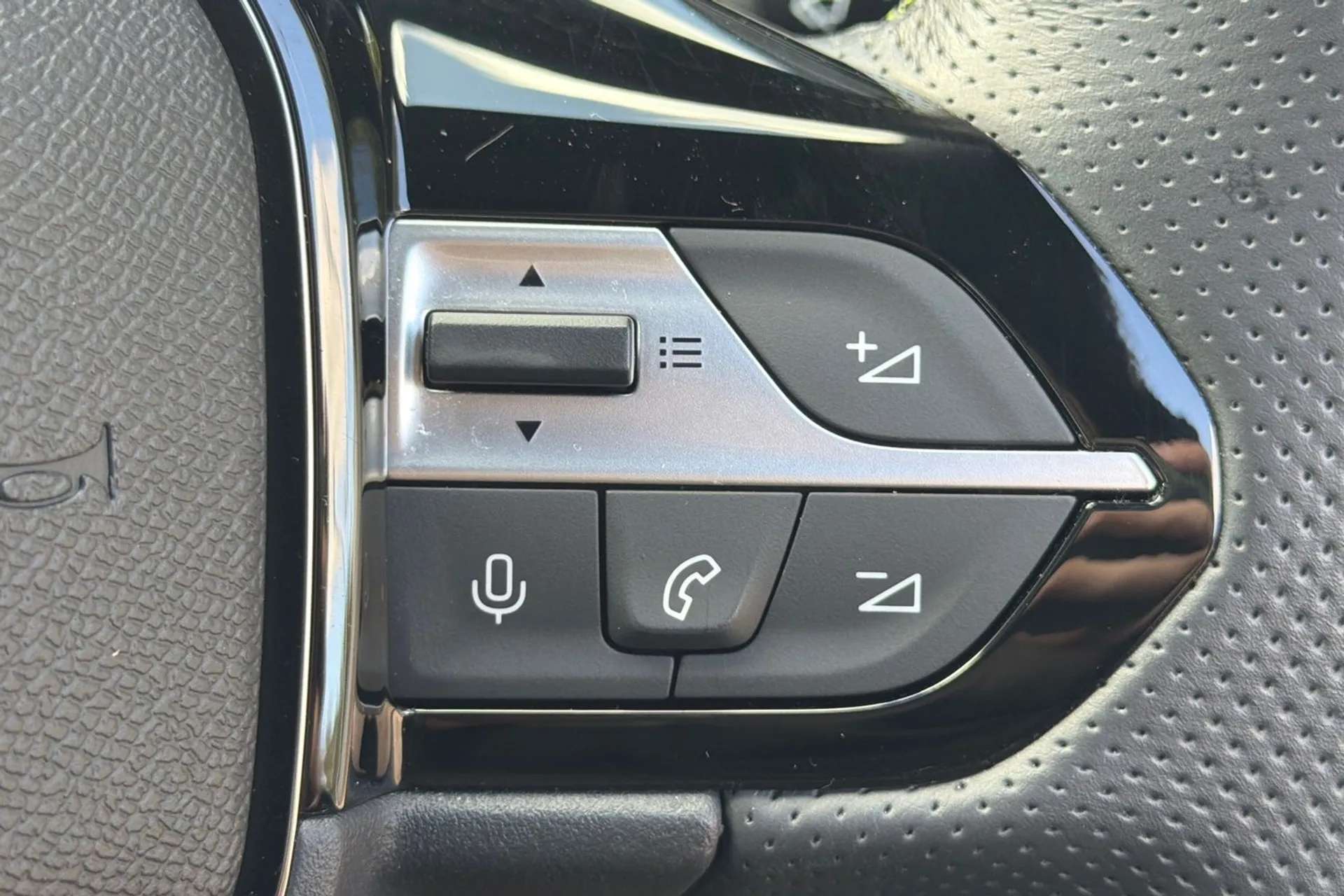 2024 PEUGEOT 408 2024 PEUGEOT 408