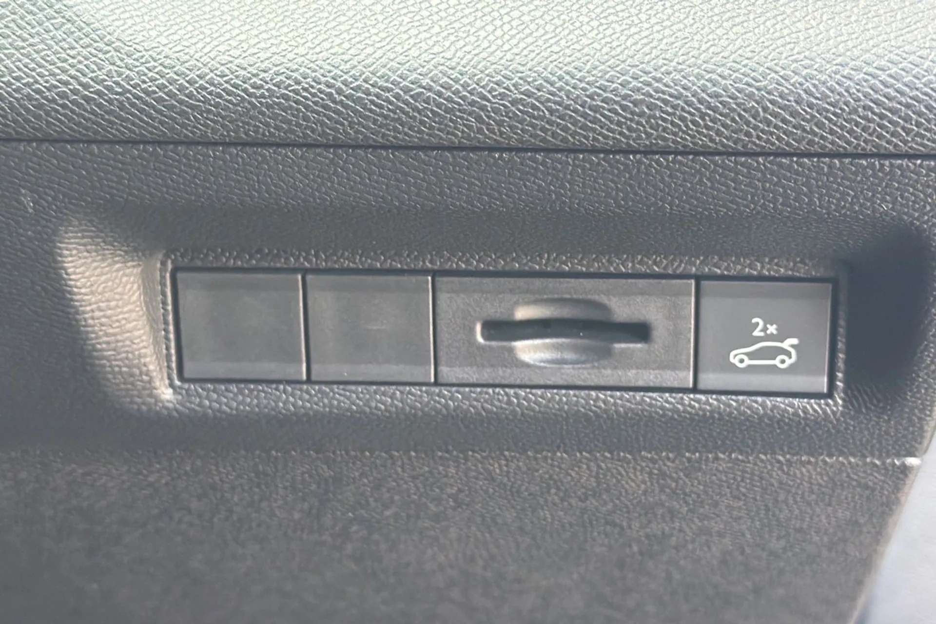 2024 PEUGEOT 408 2024 PEUGEOT 408