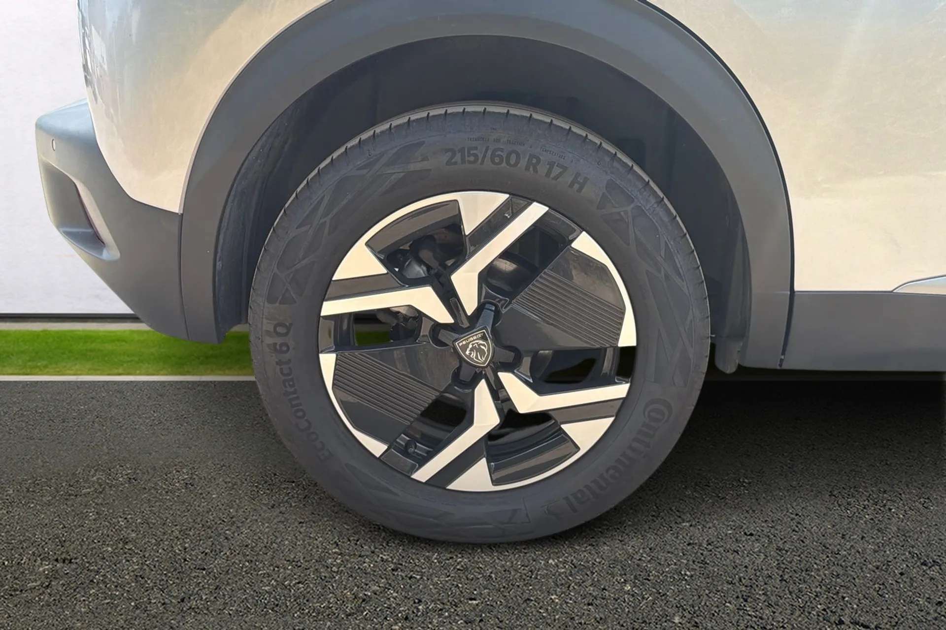 2023 PEUGEOT 2008 2023 PEUGEOT 2008