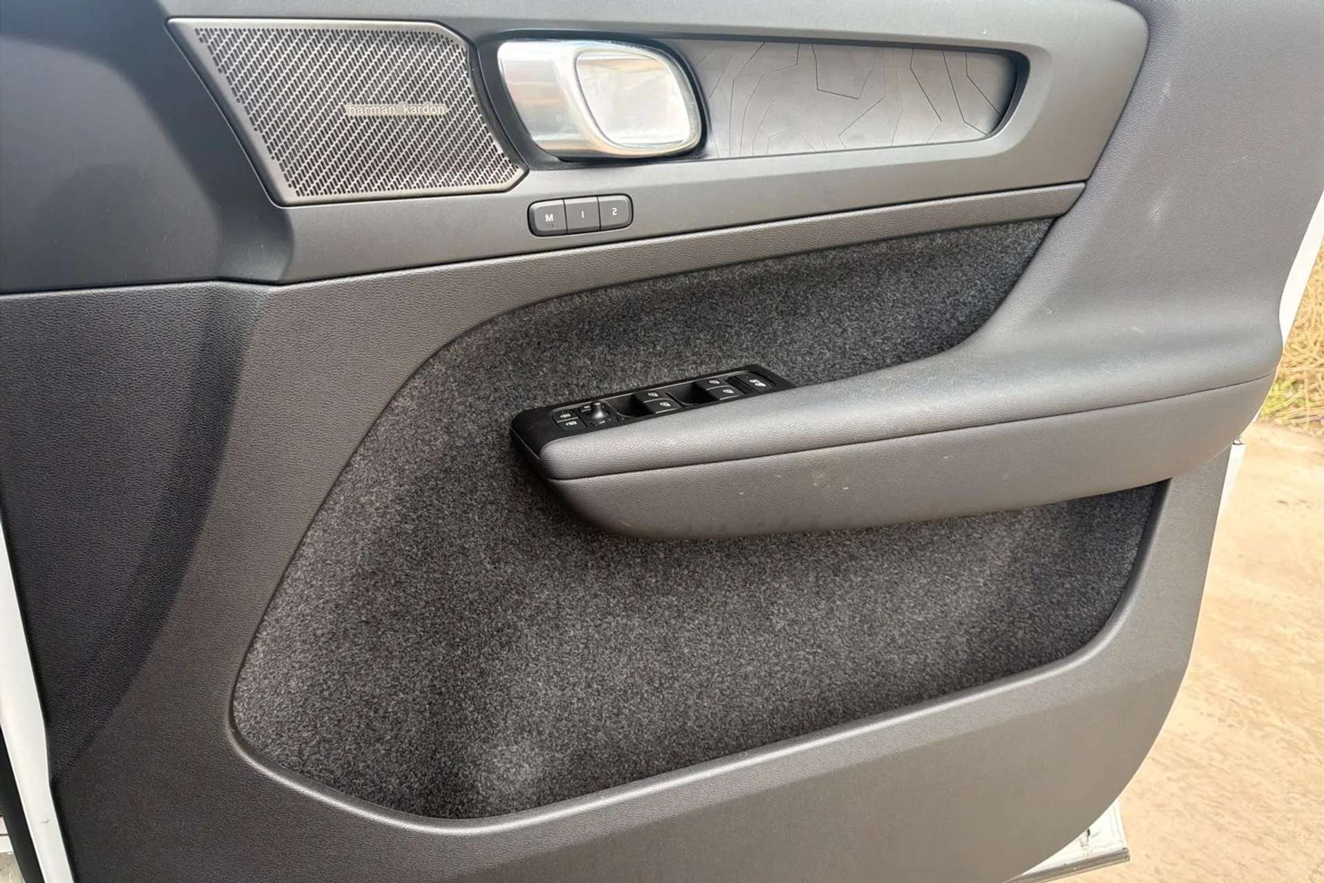 2022 VOLVO C40 2022 VOLVO C40