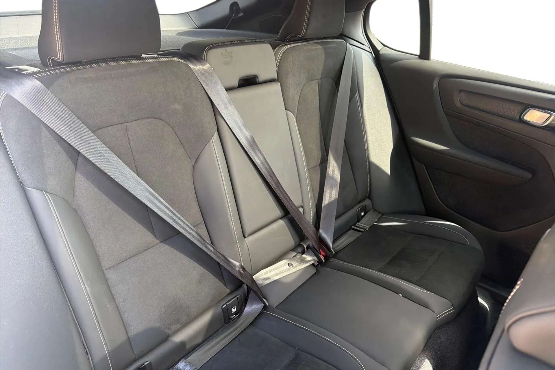 2022 VOLVO C40 2022 VOLVO C40