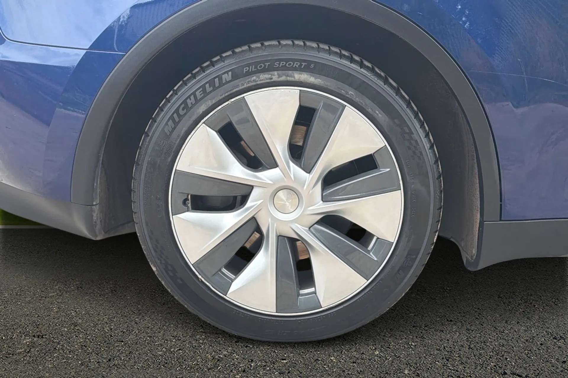 2023 TESLA MODEL Y 2023 TESLA MODEL Y