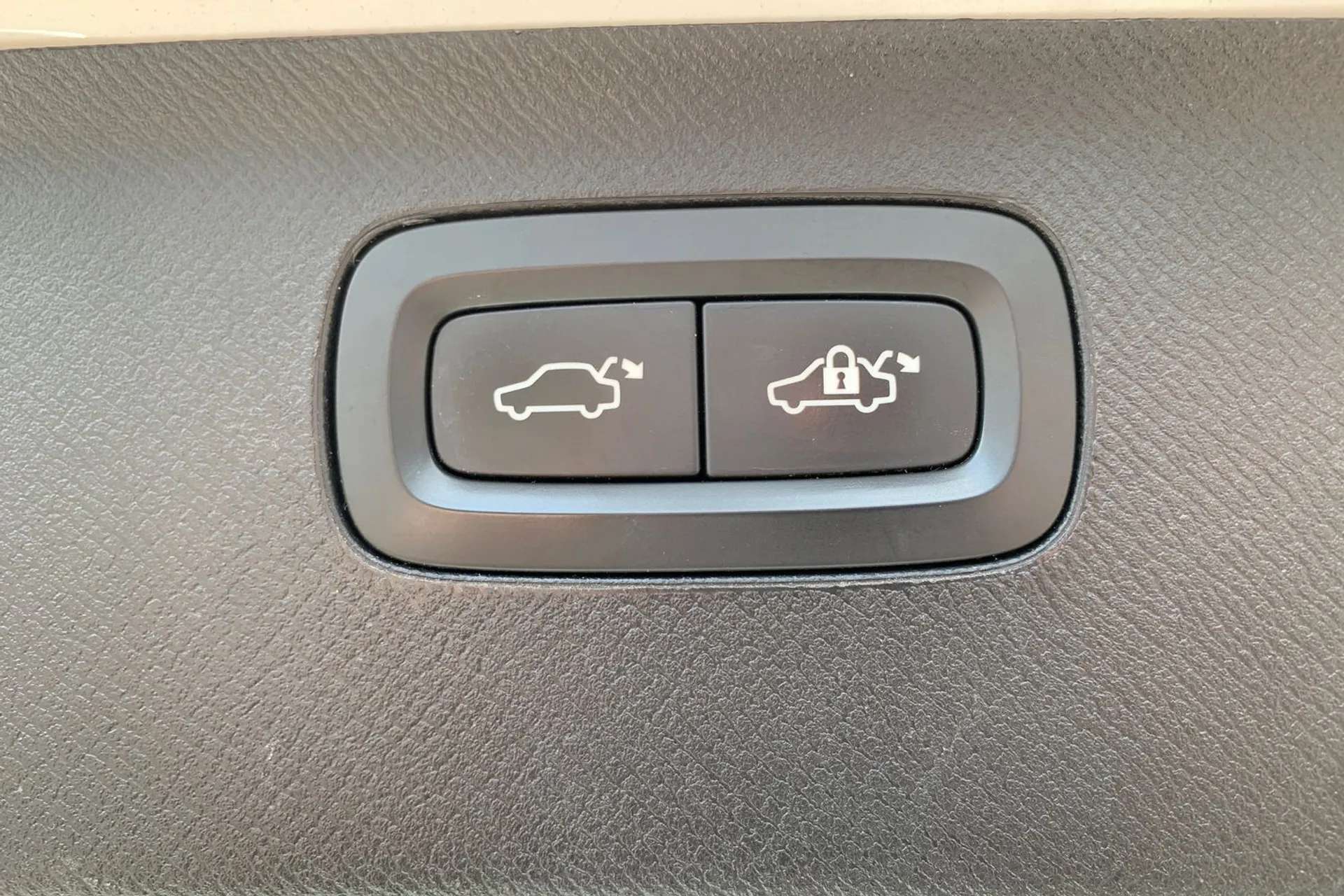 2020 VOLVO XC90 2020 VOLVO XC90