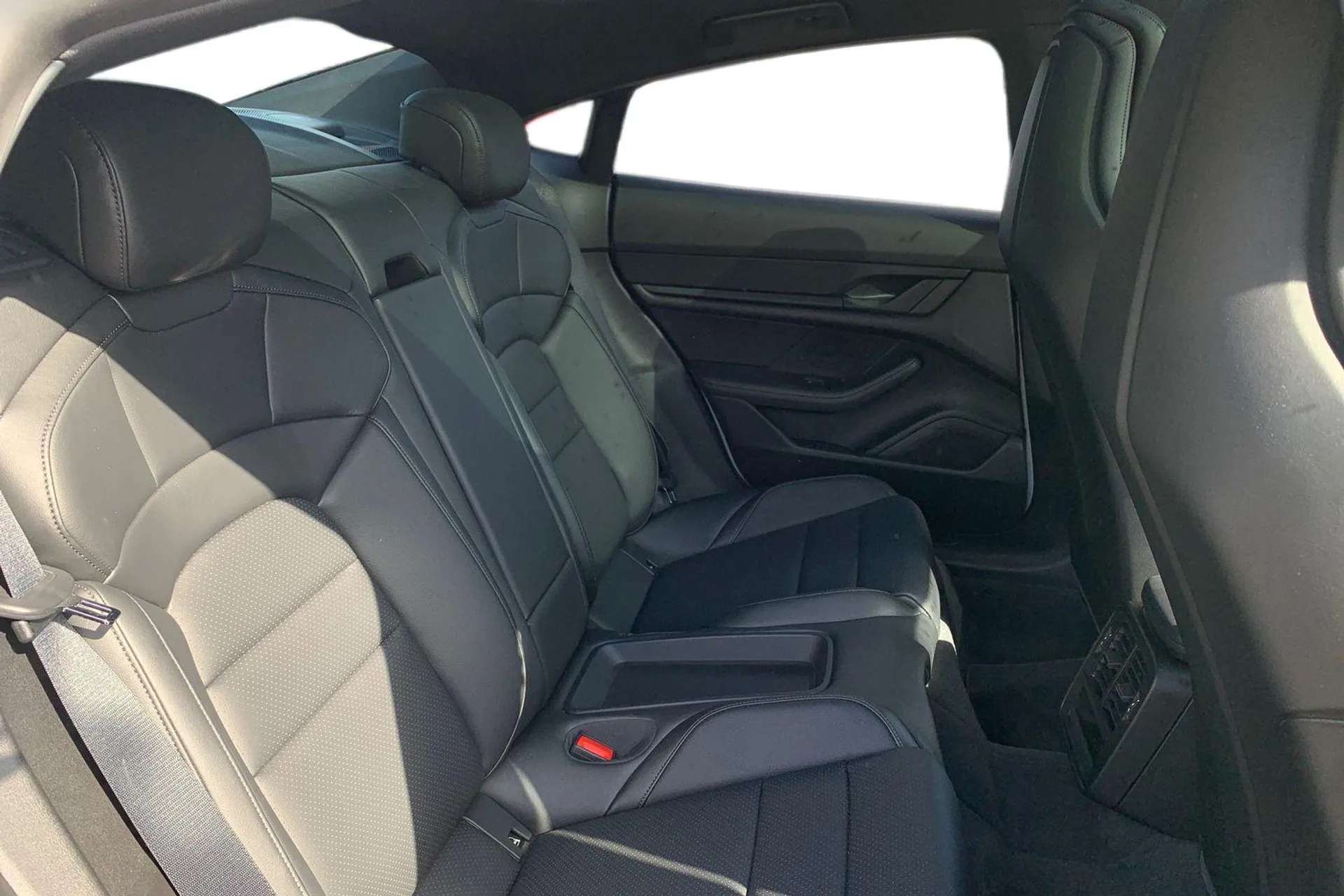 2021 PORSCHE TAYCAN 2021 PORSCHE TAYCAN