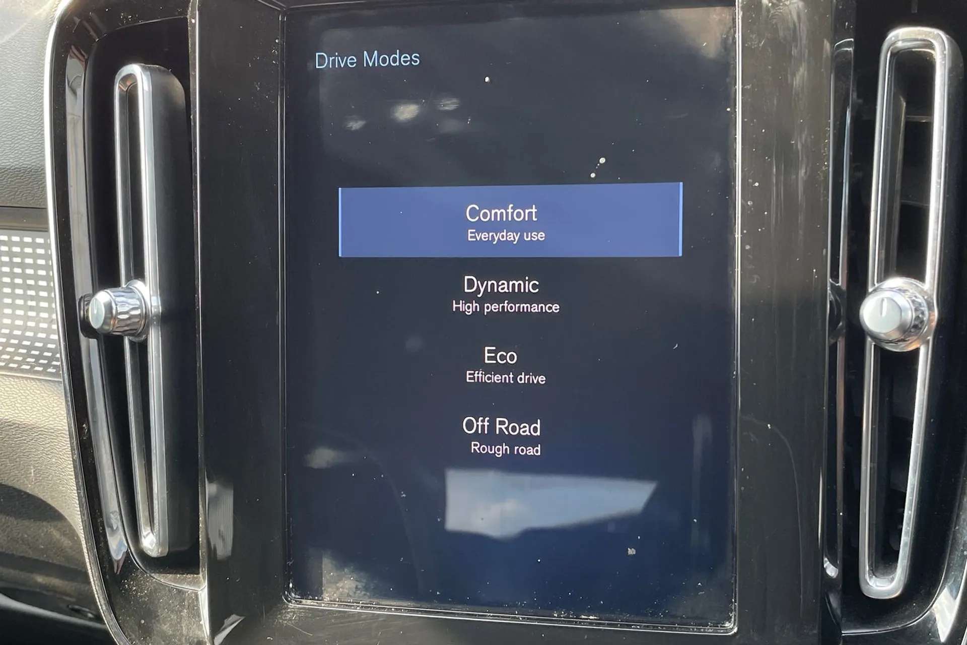 2019 VOLVO XC40 2019 VOLVO XC40