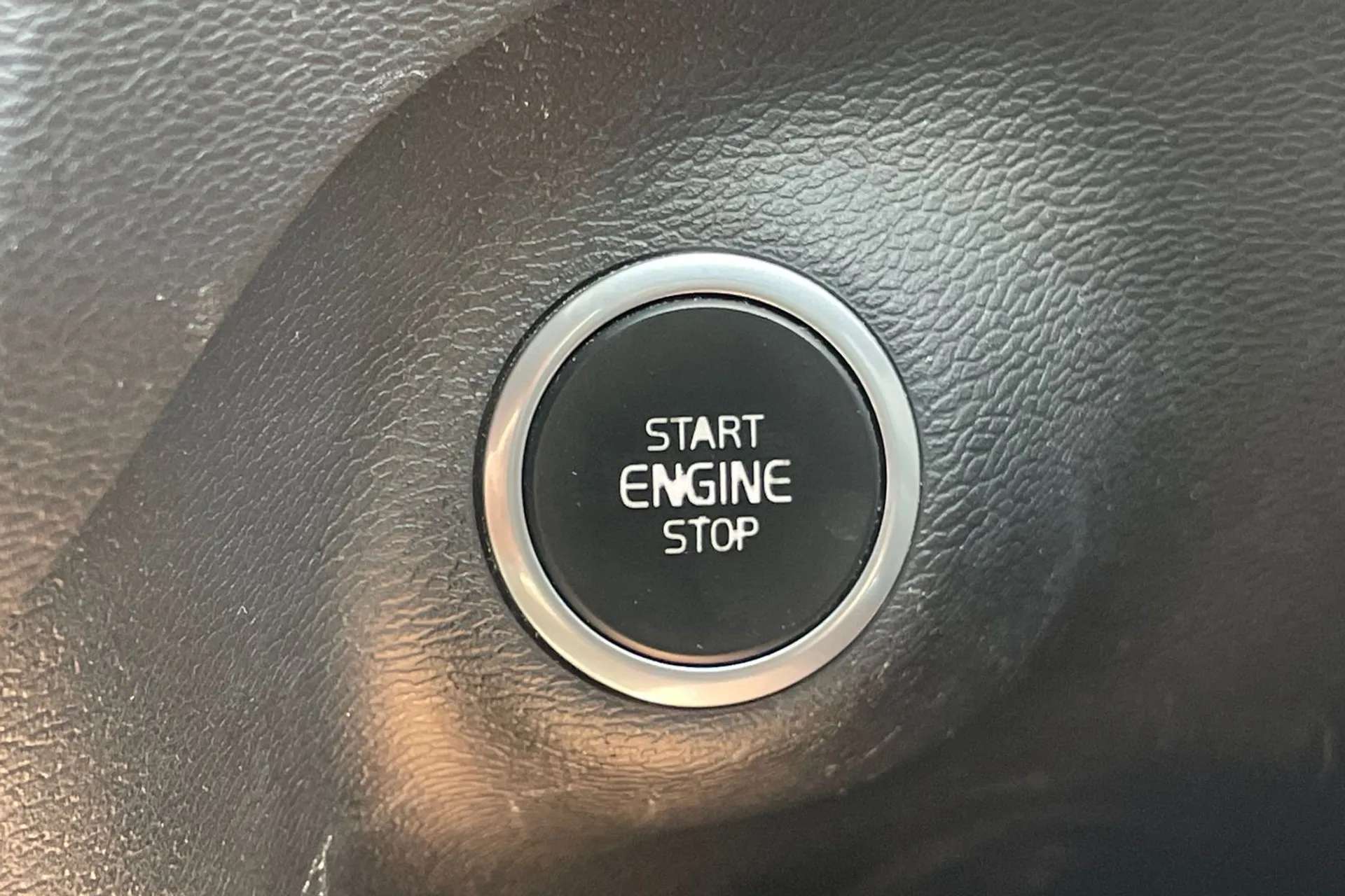 2019 VOLVO XC40 2019 VOLVO XC40