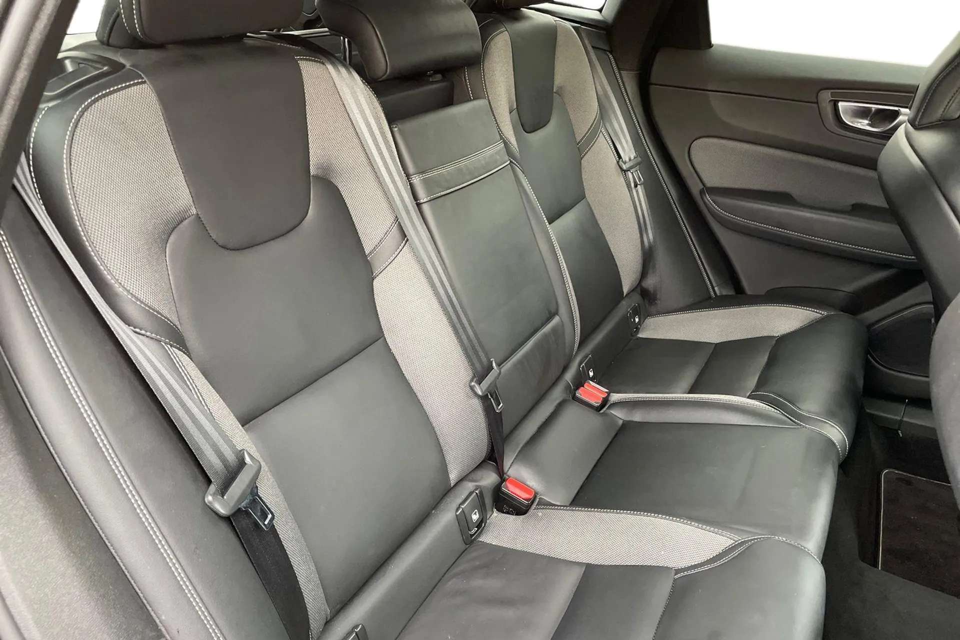 2021 VOLVO XC60 2021 VOLVO XC60