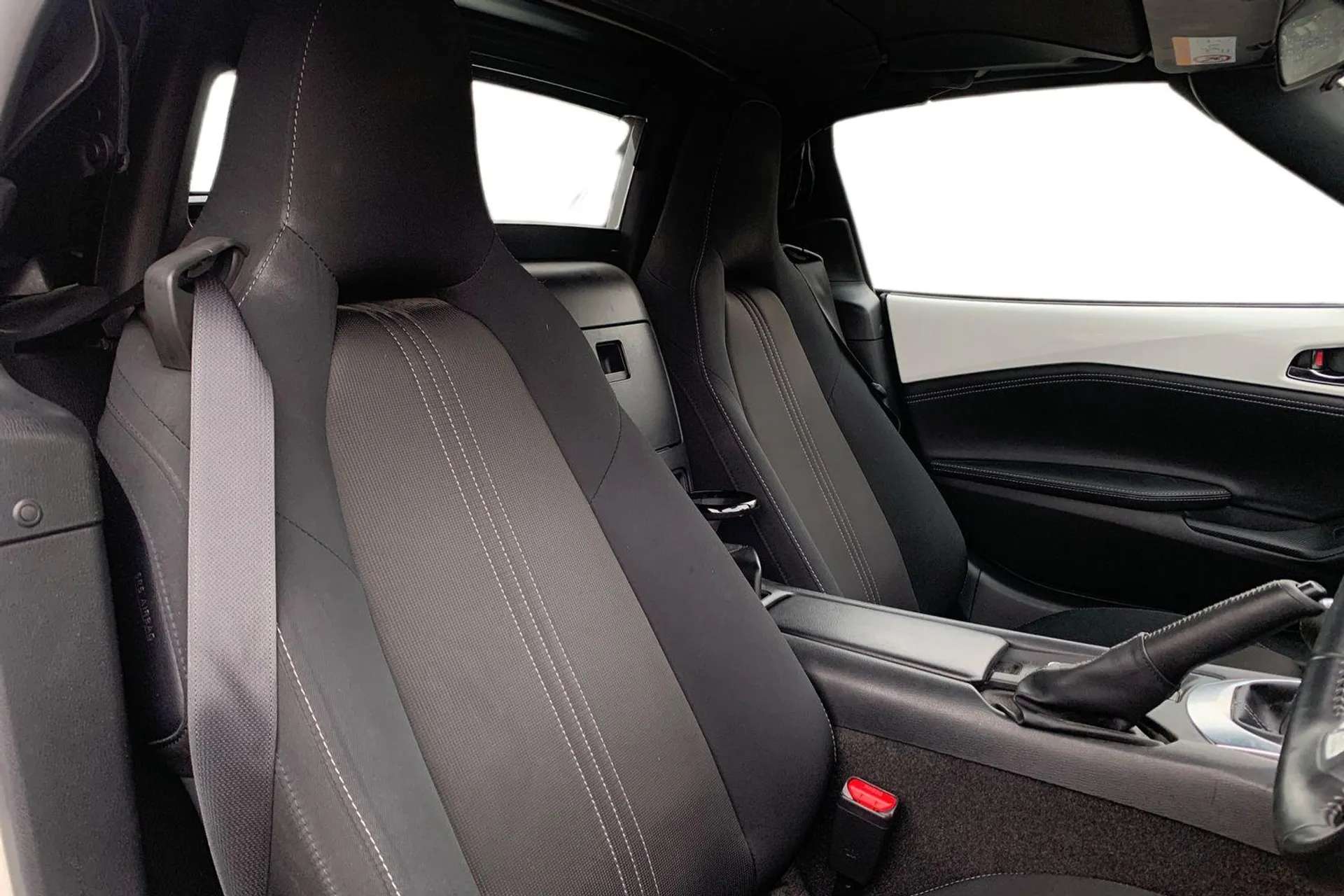 2021 MAZDA MX-5 2021 MAZDA MX-5