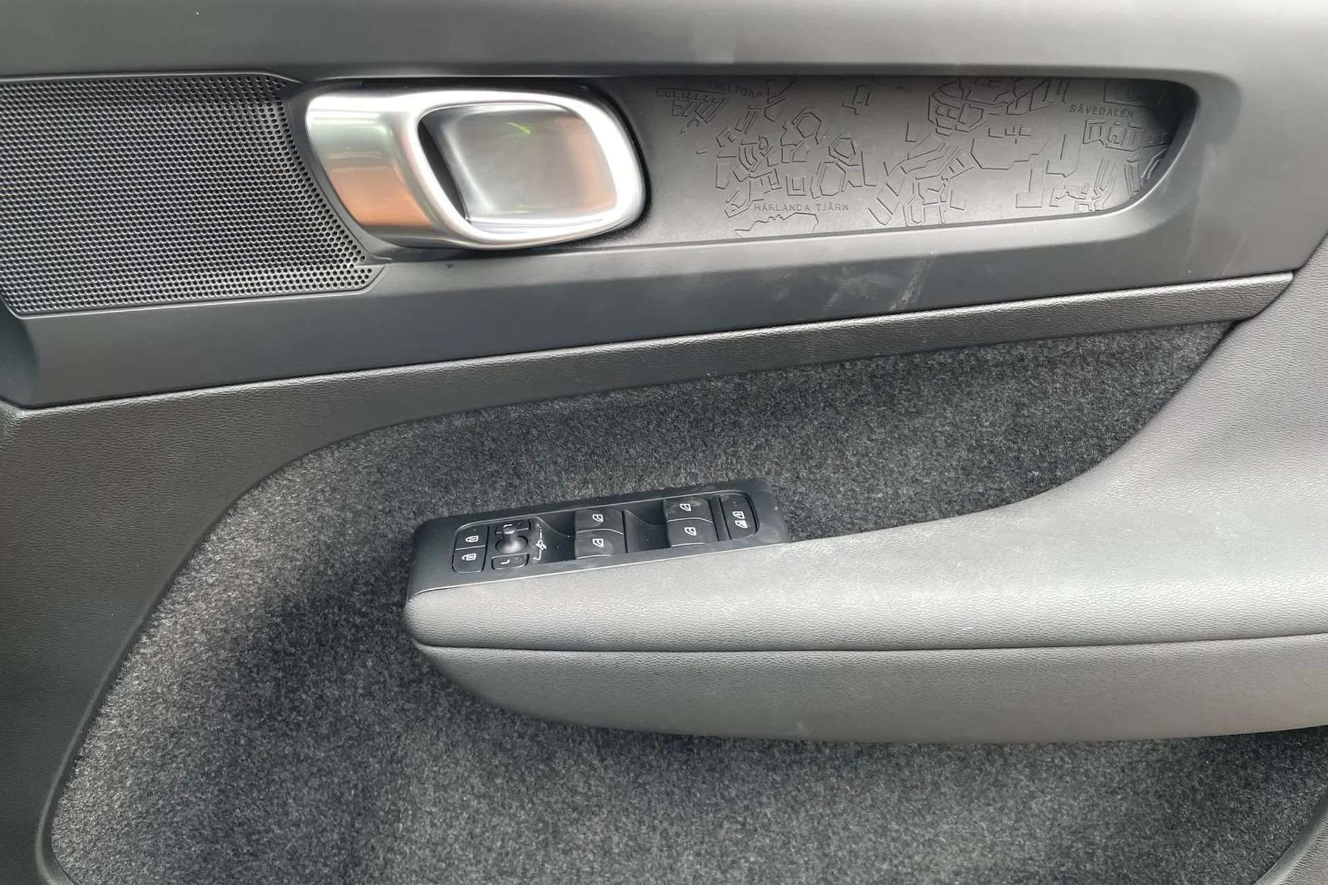 2023 VOLVO C40 2023 VOLVO C40