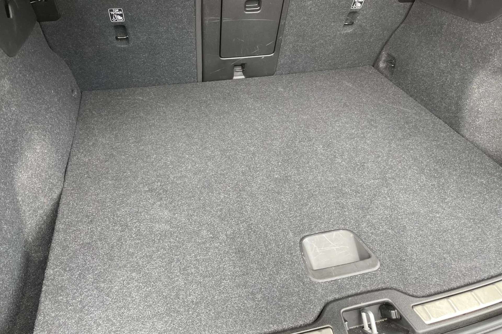 2023 VOLVO C40 2023 VOLVO C40