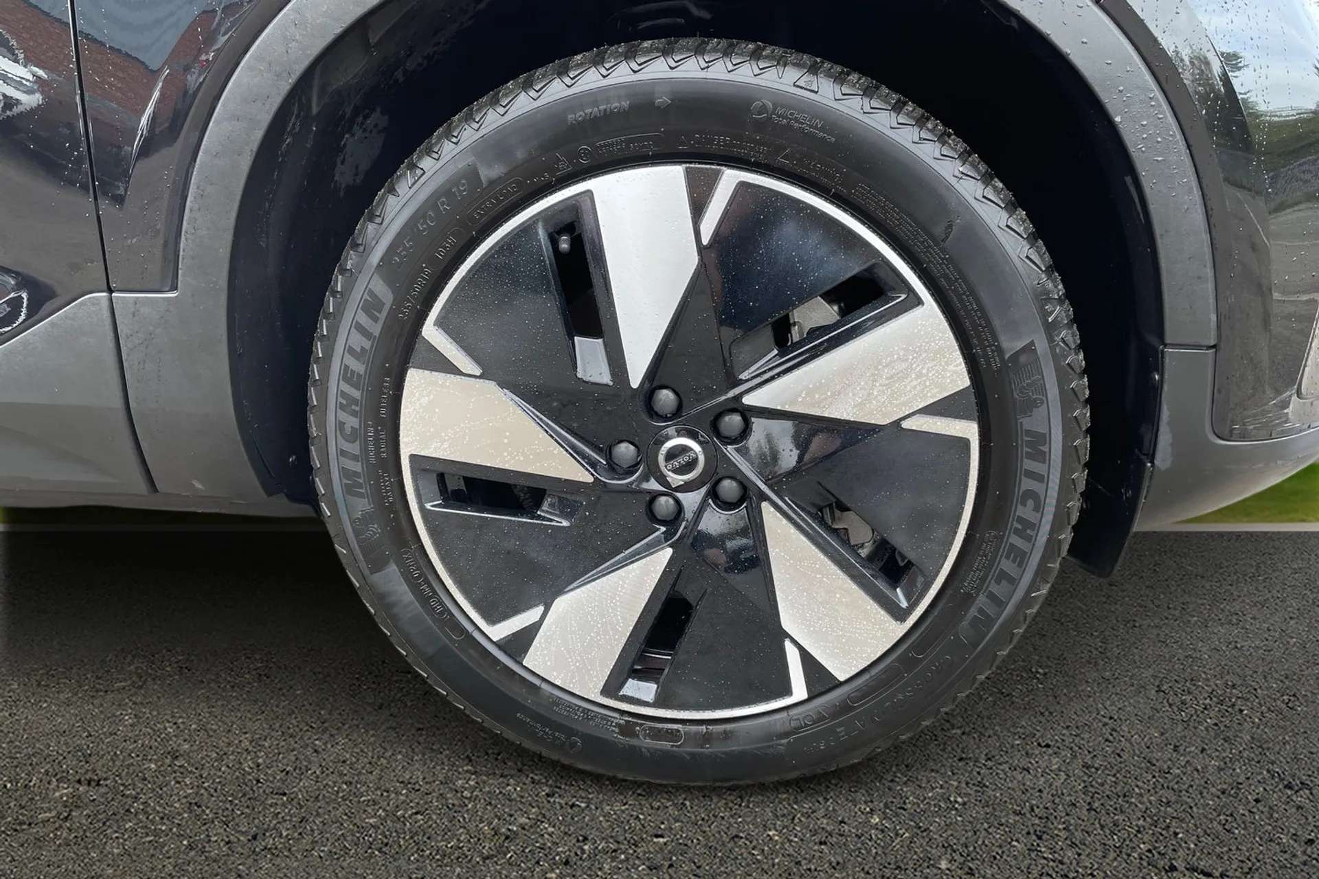 2023 VOLVO C40 2023 VOLVO C40