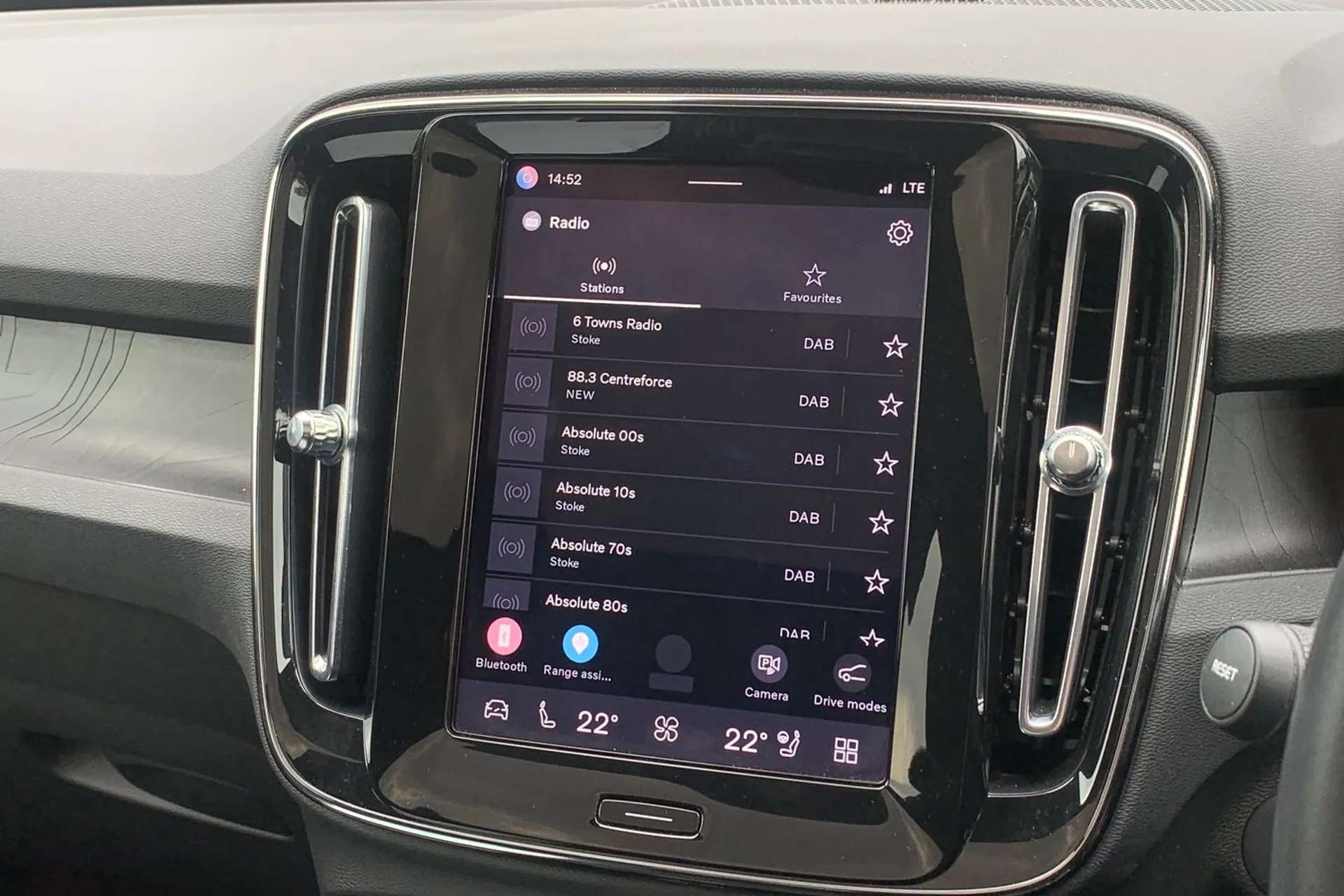 2022 VOLVO C40 2022 VOLVO C40