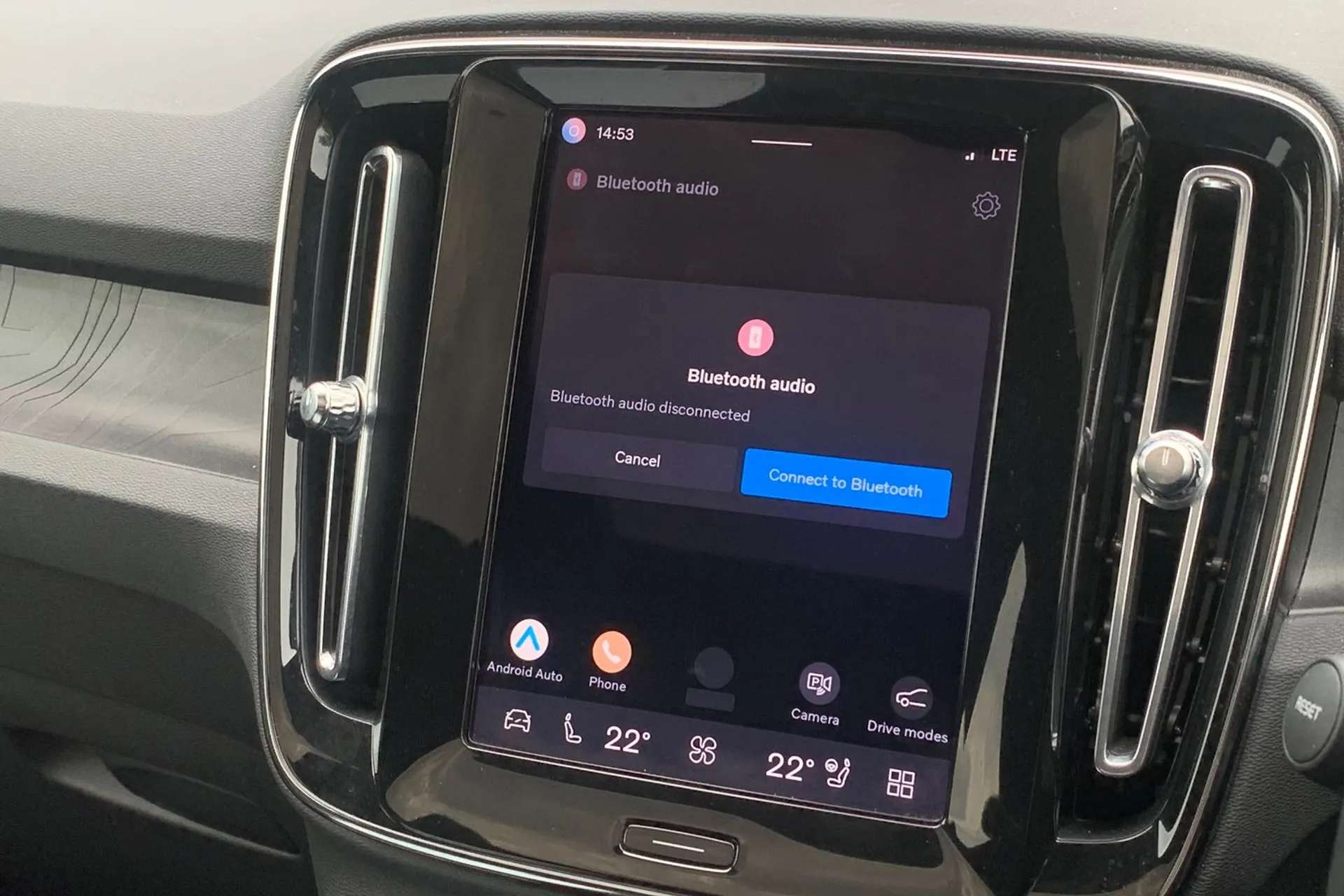 2022 VOLVO C40 2022 VOLVO C40