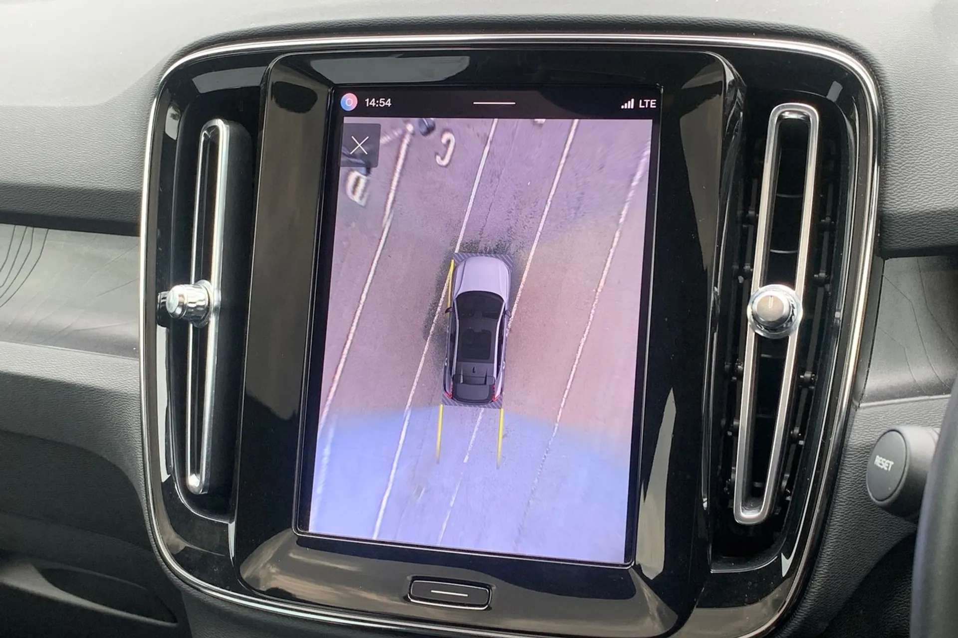2022 VOLVO C40 2022 VOLVO C40