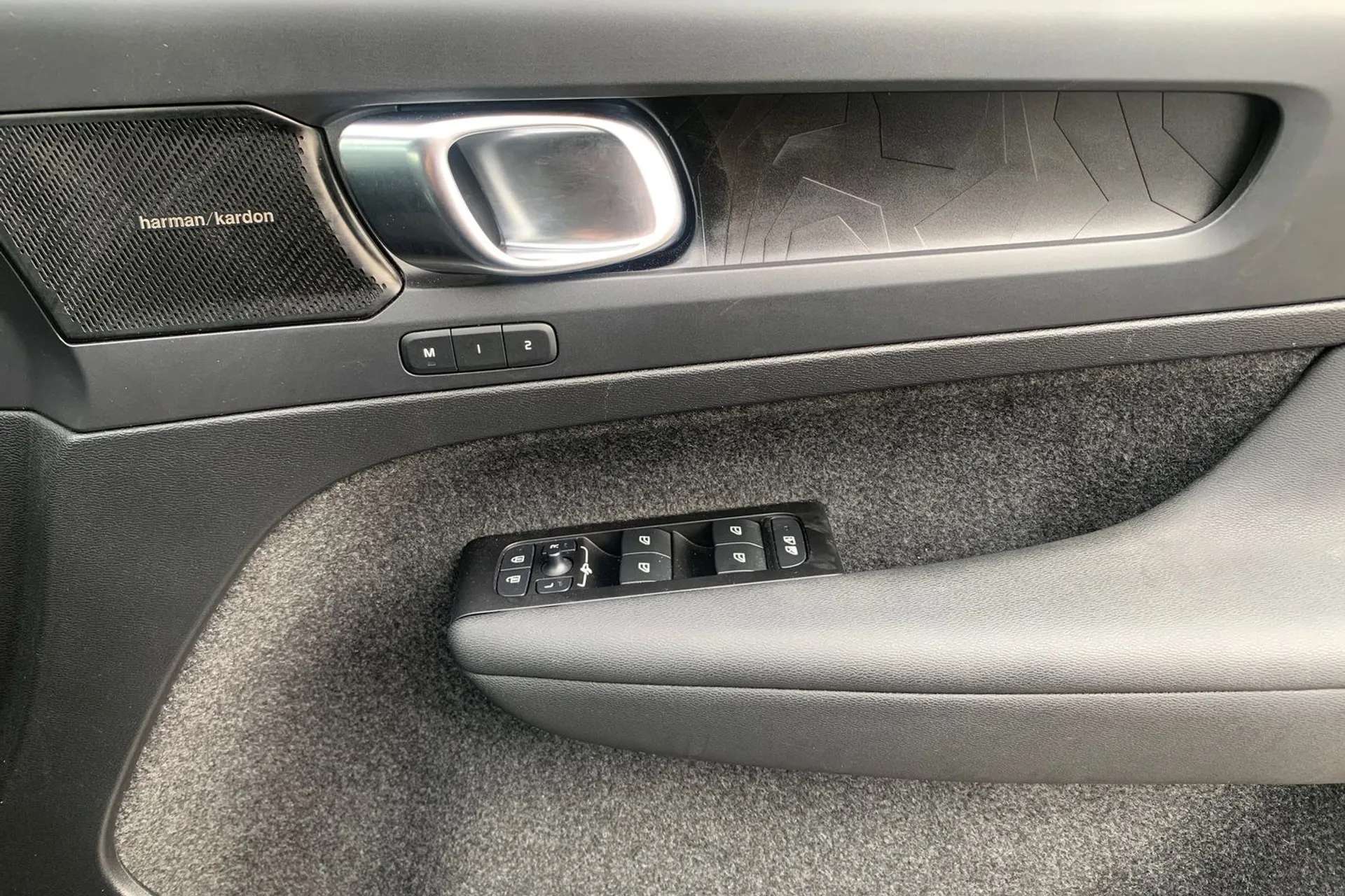 2022 VOLVO C40 2022 VOLVO C40