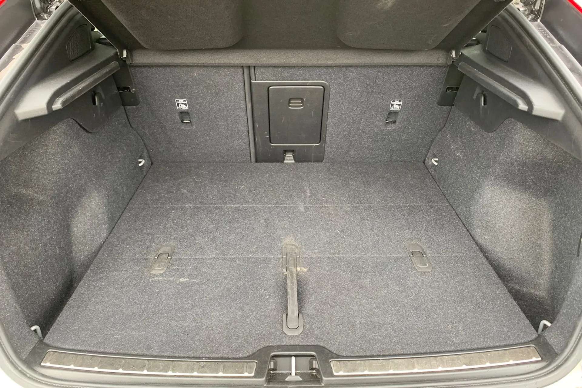 2022 VOLVO C40 2022 VOLVO C40