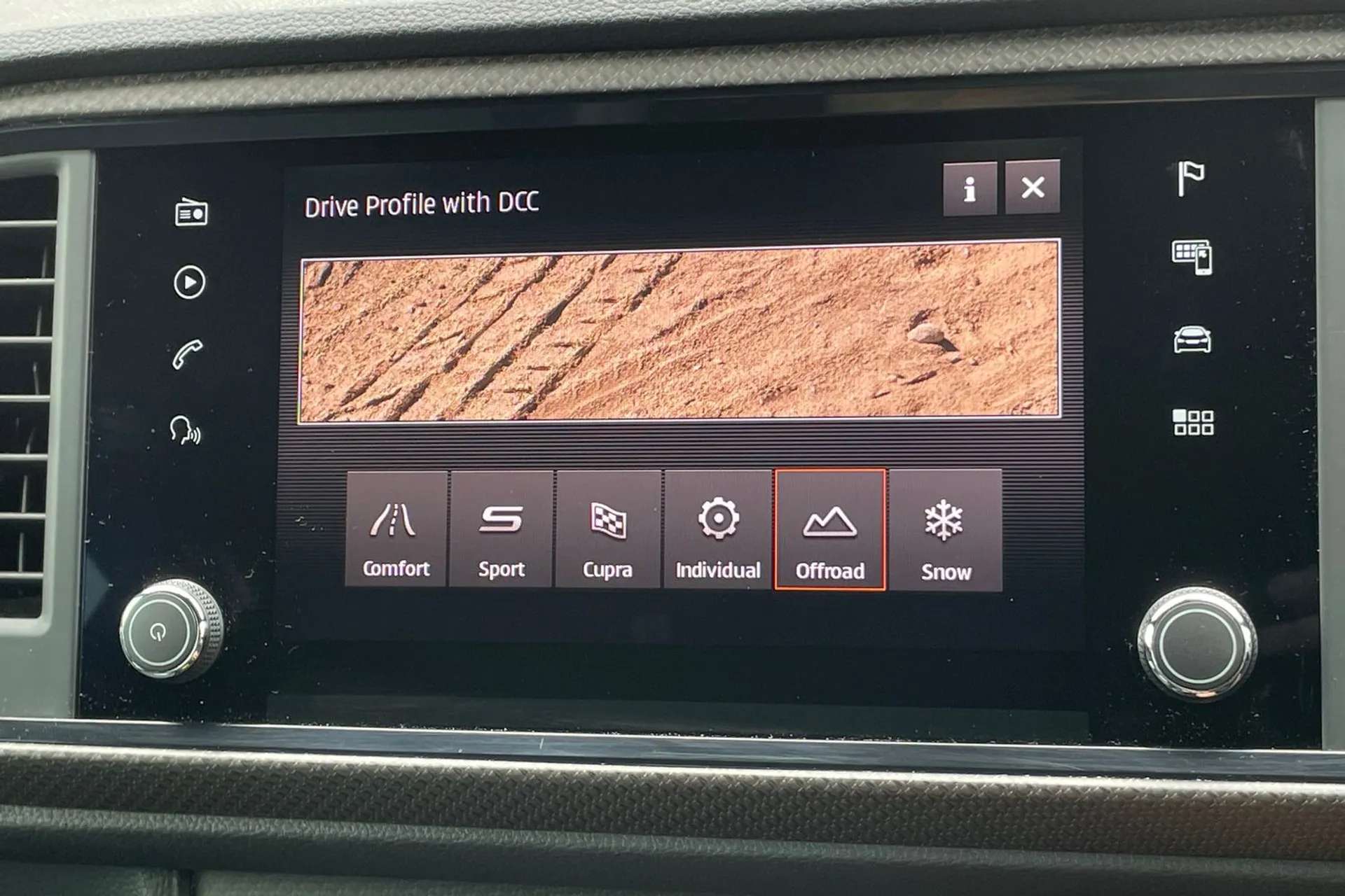 A 2020 SEAT CUPRA ATECA 2.0 TSI Limited Edition 5dr DSG 4Drive [ LED daytime running lights, Digital cockpit, Self parking functionality (includes front and rear parking sens A 2020 SEAT CUPRA ATECA 2.0 TSI Limited Edition 5dr DSG 4Drive [ LED daytime running lights, Digital cockpit, Self parking functionality (includes front and rear parking sens