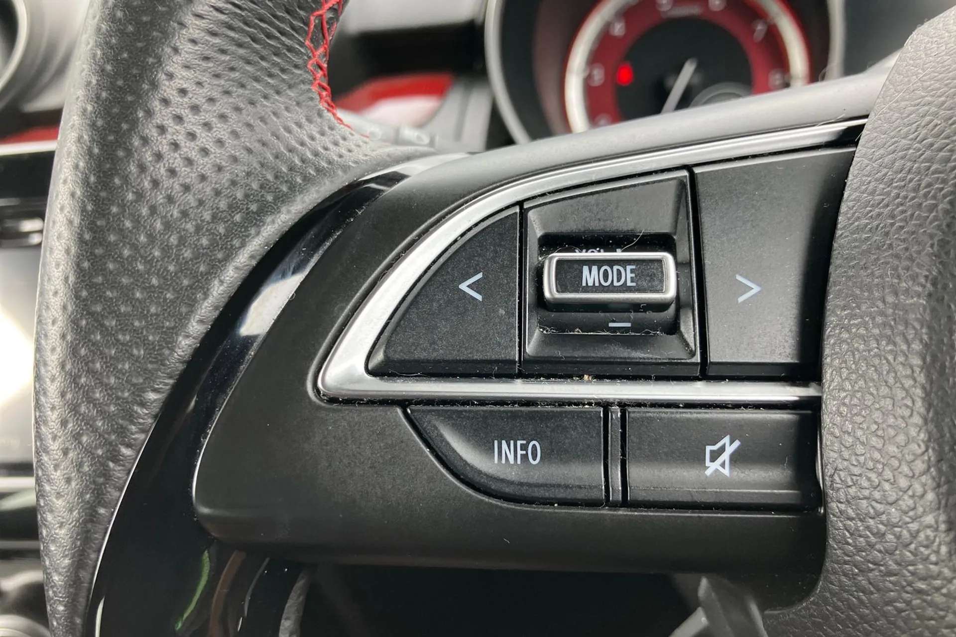 2022 SUZUKI SWIFT 2022 SUZUKI SWIFT