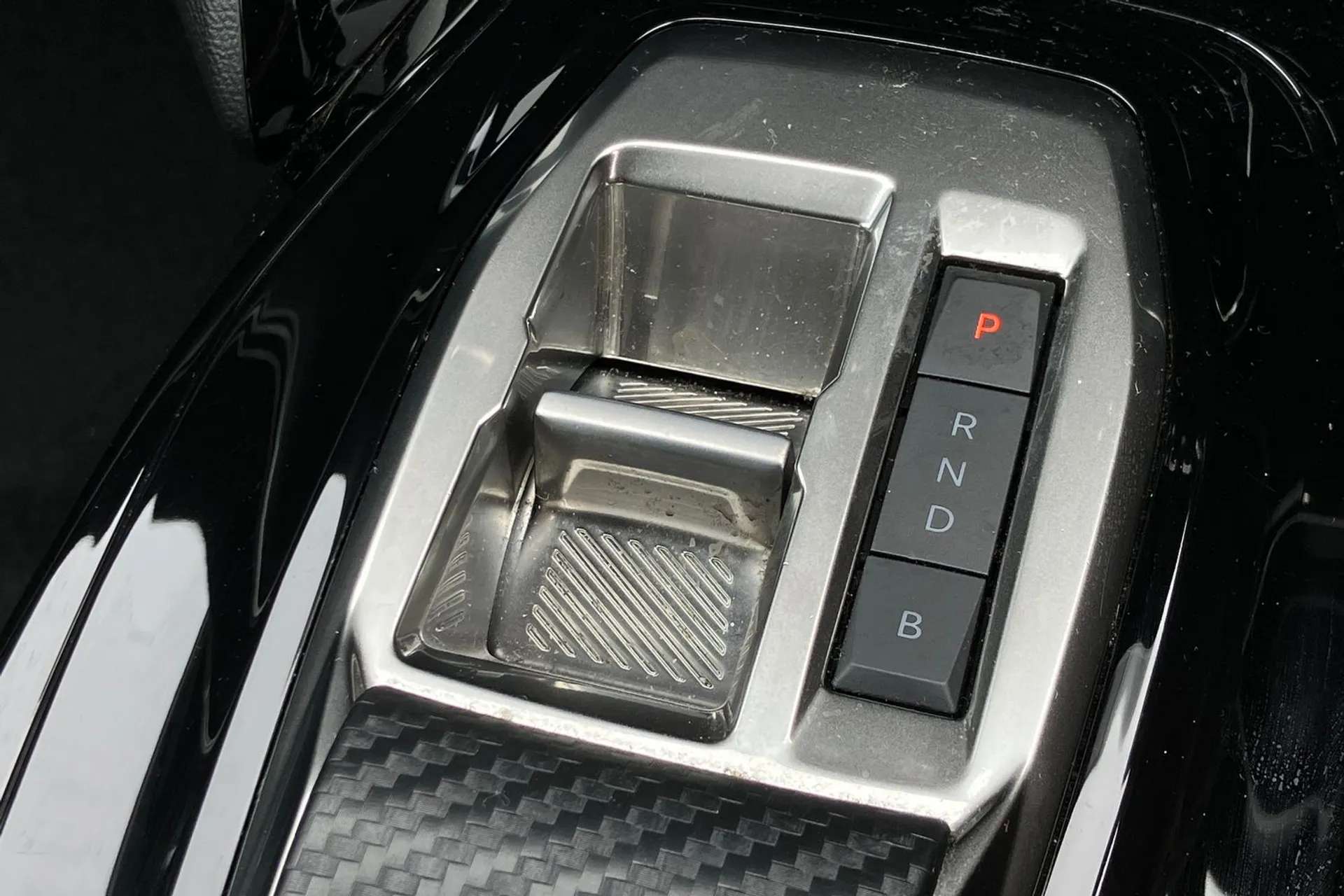 2024 PEUGEOT 2008 2024 PEUGEOT 2008
