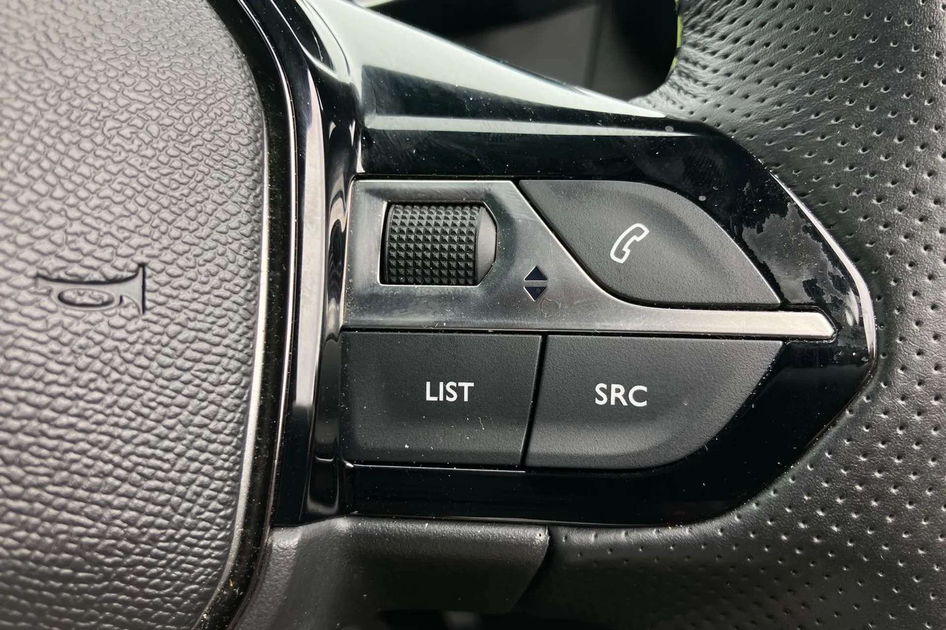 2024 PEUGEOT 2008 2024 PEUGEOT 2008