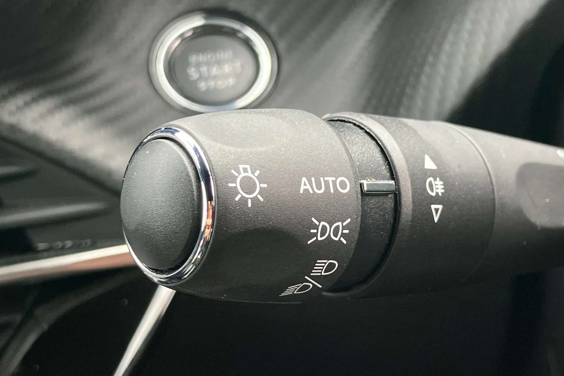 2024 PEUGEOT 2008 2024 PEUGEOT 2008