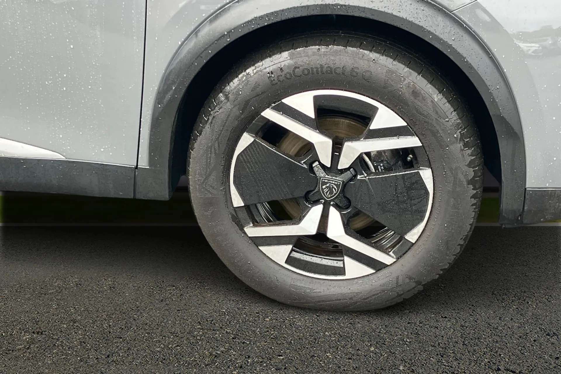 2024 PEUGEOT 2008 2024 PEUGEOT 2008