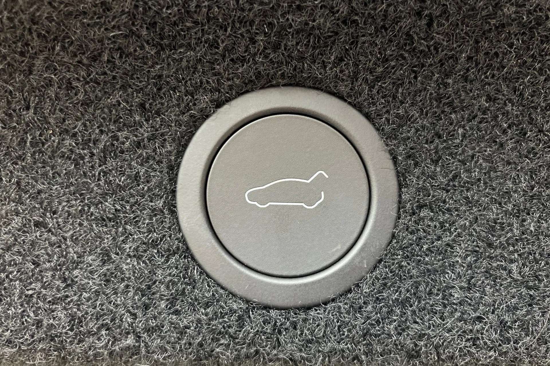 2025 TESLA MODEL Y 2025 TESLA MODEL Y