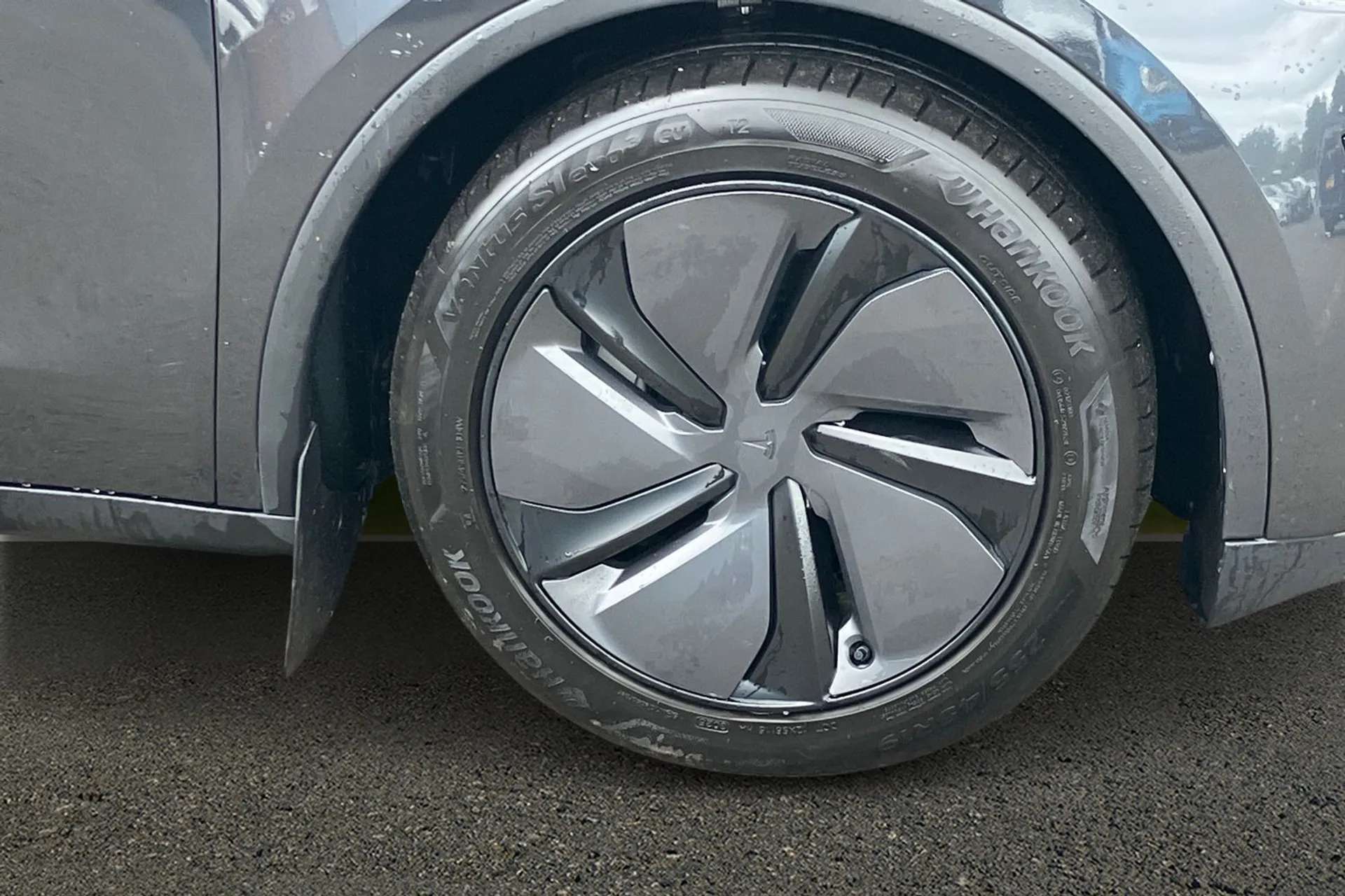 2025 TESLA MODEL Y 2025 TESLA MODEL Y