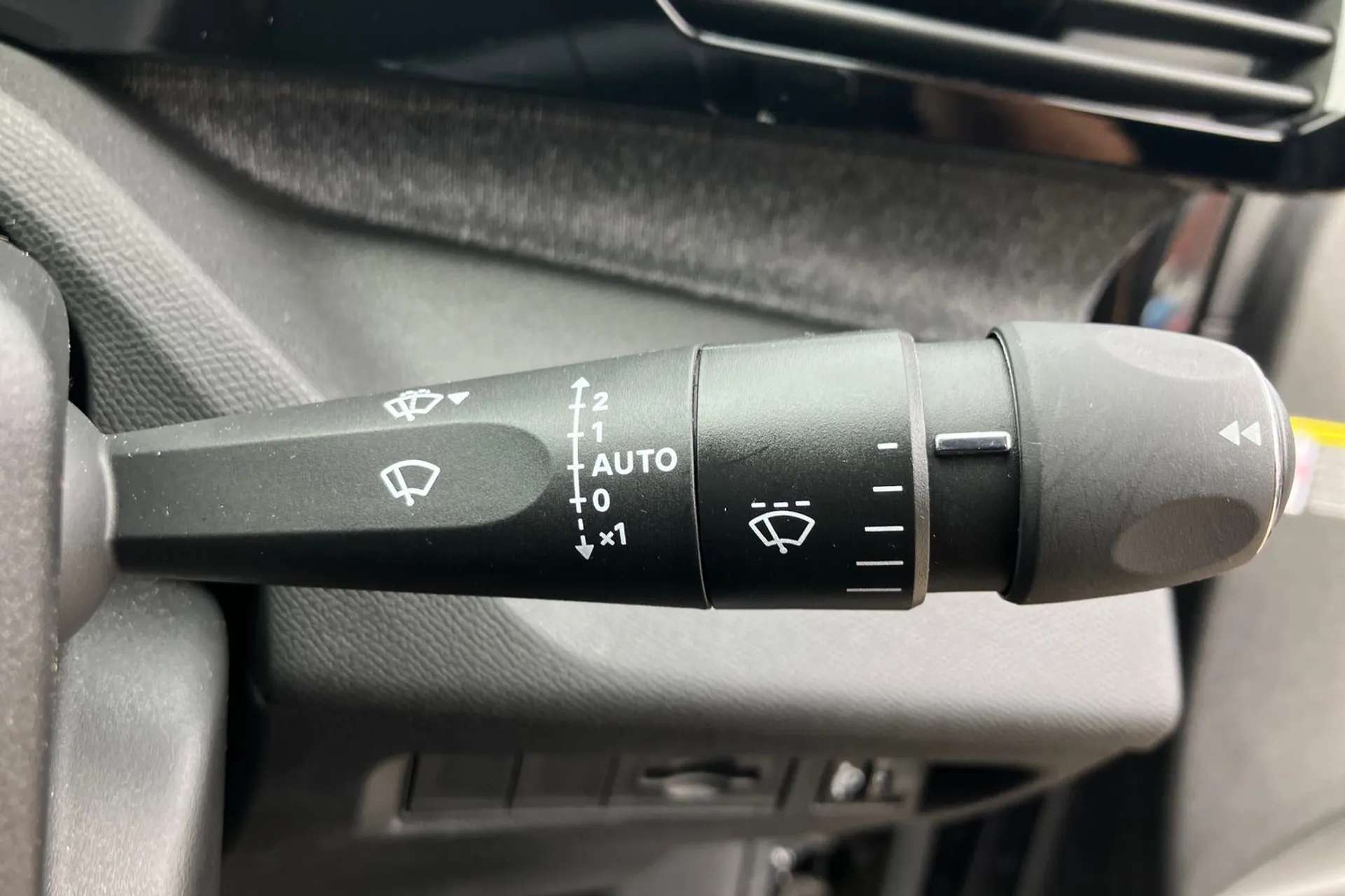 2023 PEUGEOT 408 2023 PEUGEOT 408