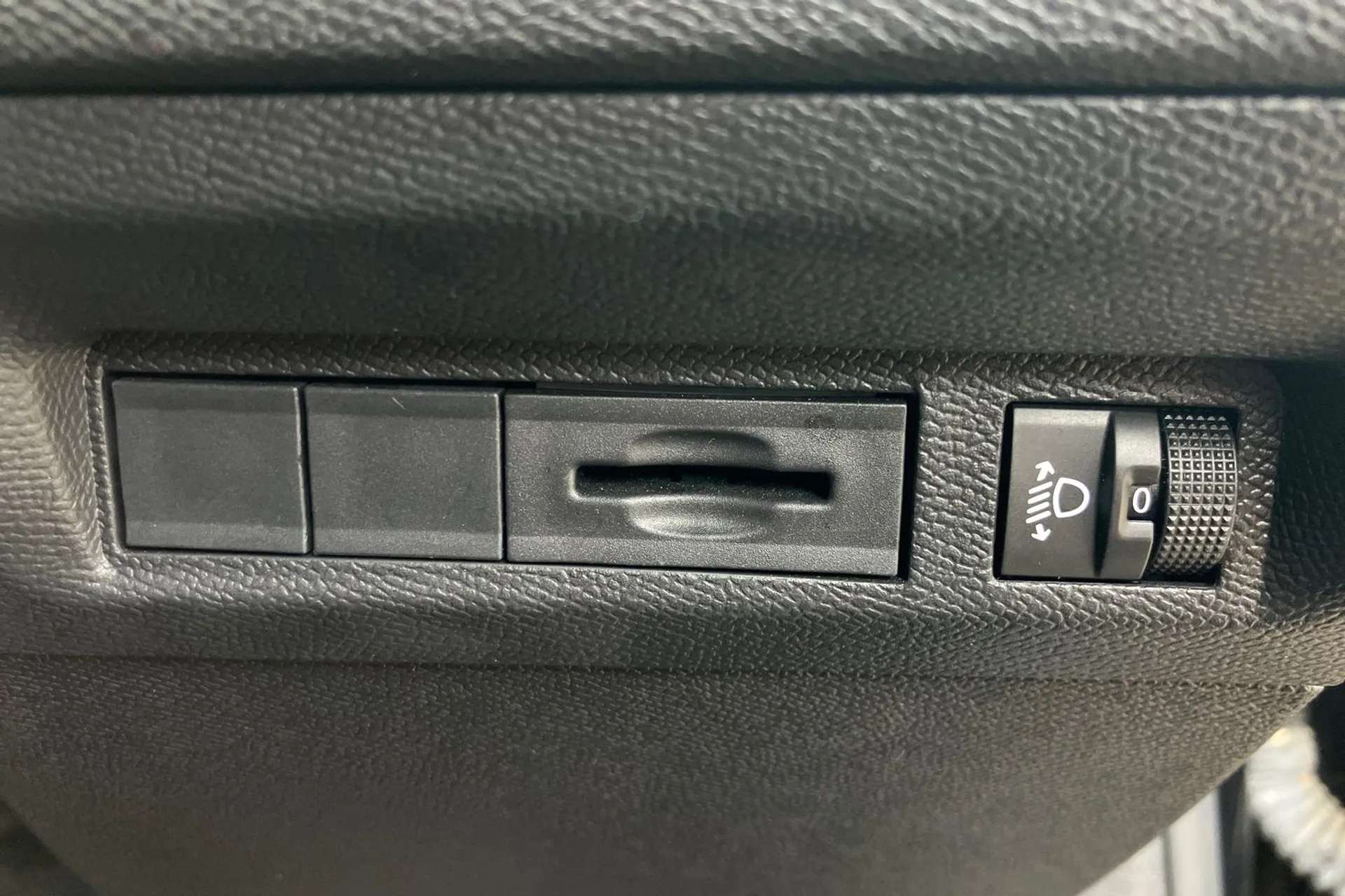 2023 PEUGEOT 408 2023 PEUGEOT 408