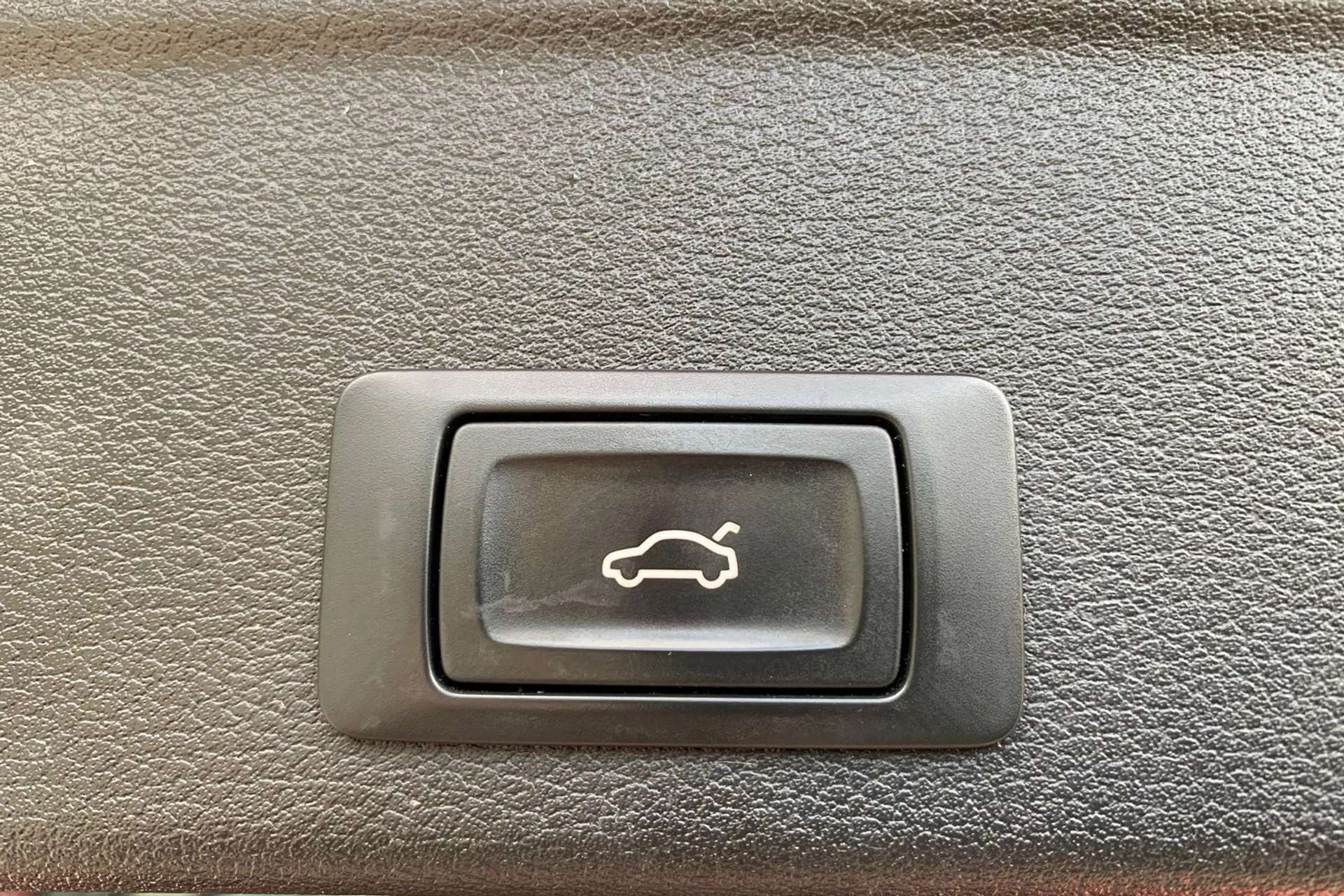 2017 AUDI A4 2017 AUDI A4